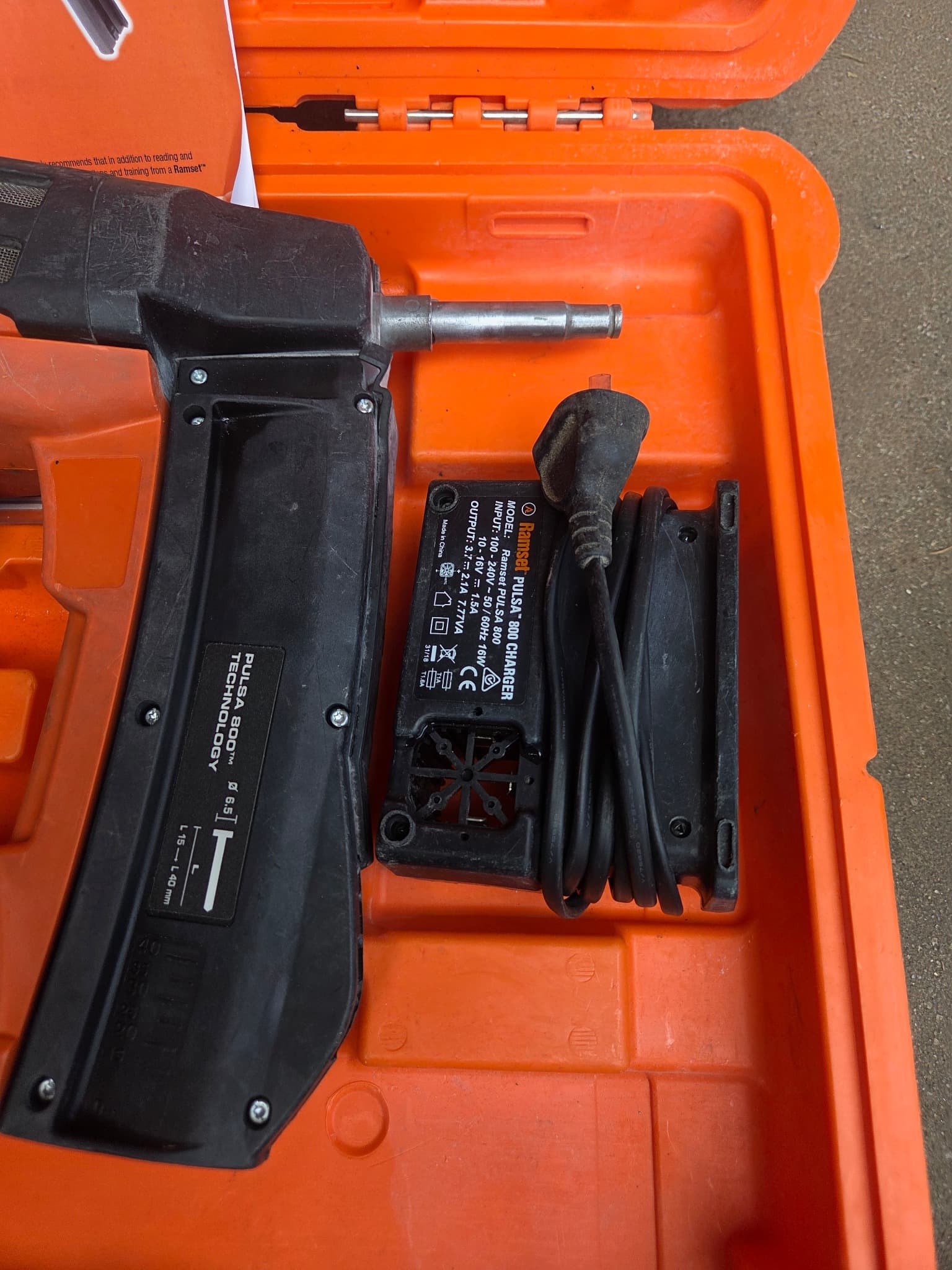 Ramset CableMaster 800 Gas Nailer with Case and Accessories — photo 3 of 3
