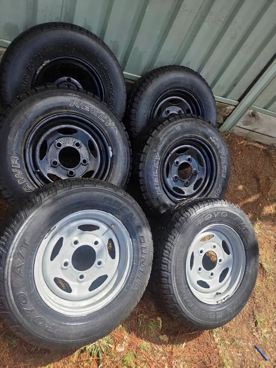 Set of 6 TOYO Hilux Compatible Steel Wheels and All-Terrain Tires — photo 1 of 2
