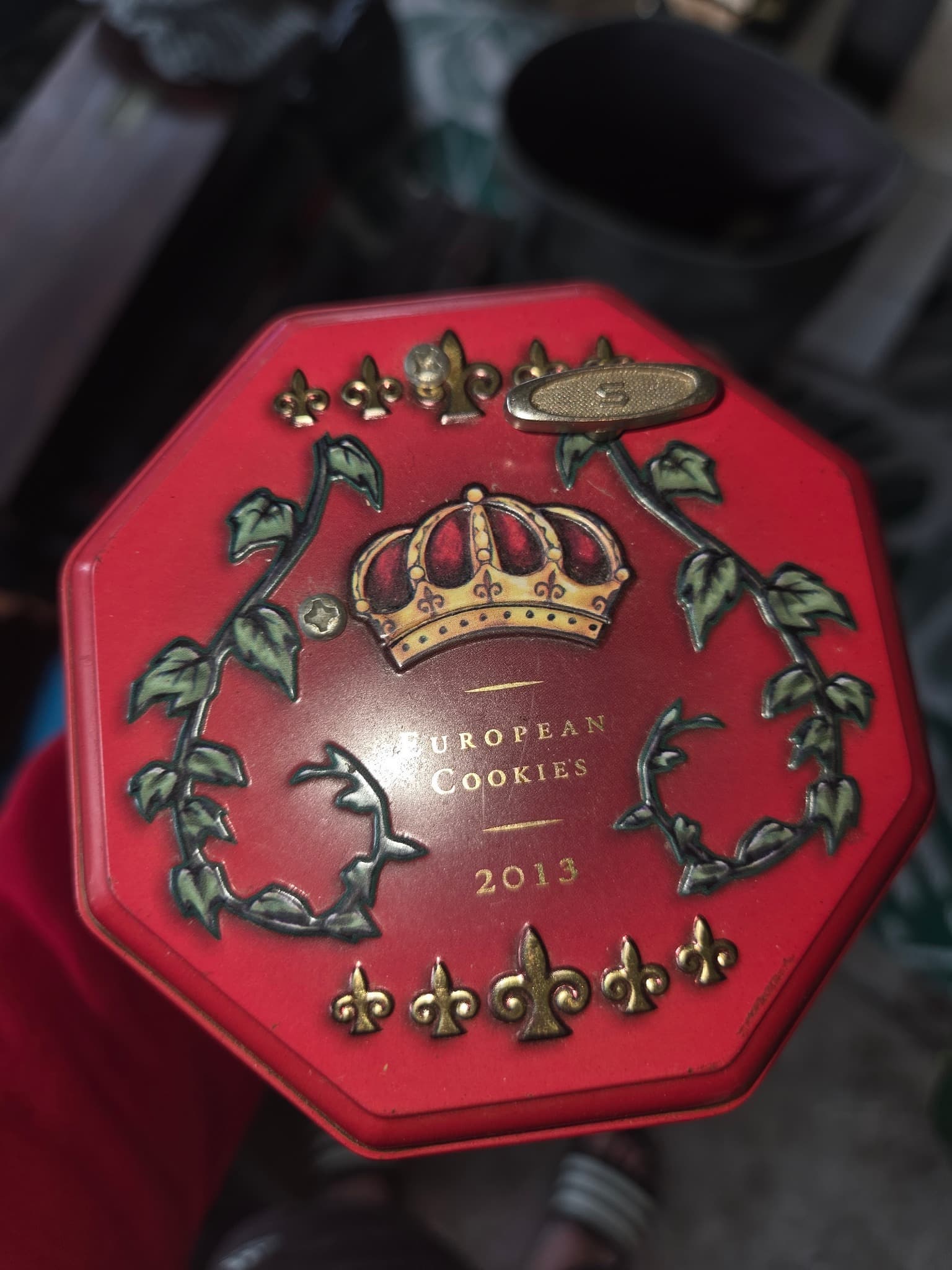 Vintage 2013 European Cookies Decorative Musical Metal Tin — photo 3 of 3