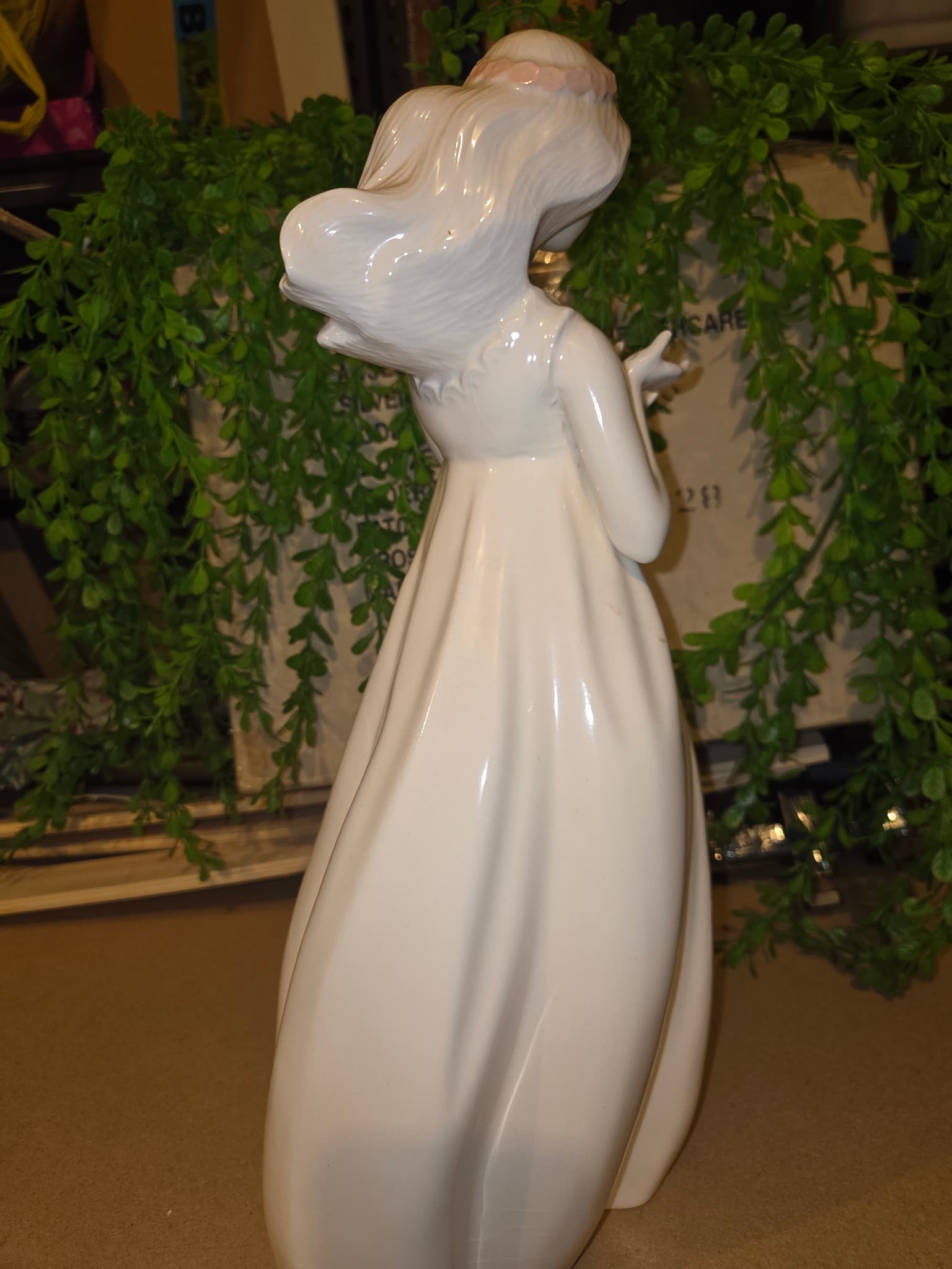 Vintage Porcelain Woman Figurine - Hand-Crafted 1987 — photo 3 of 4