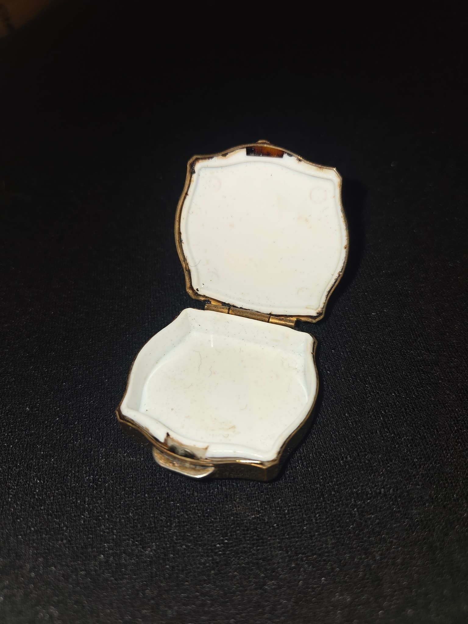 Vintage Stratton of Mayfair Blue Floral Enamel Powder Compact — photo 2 of 4