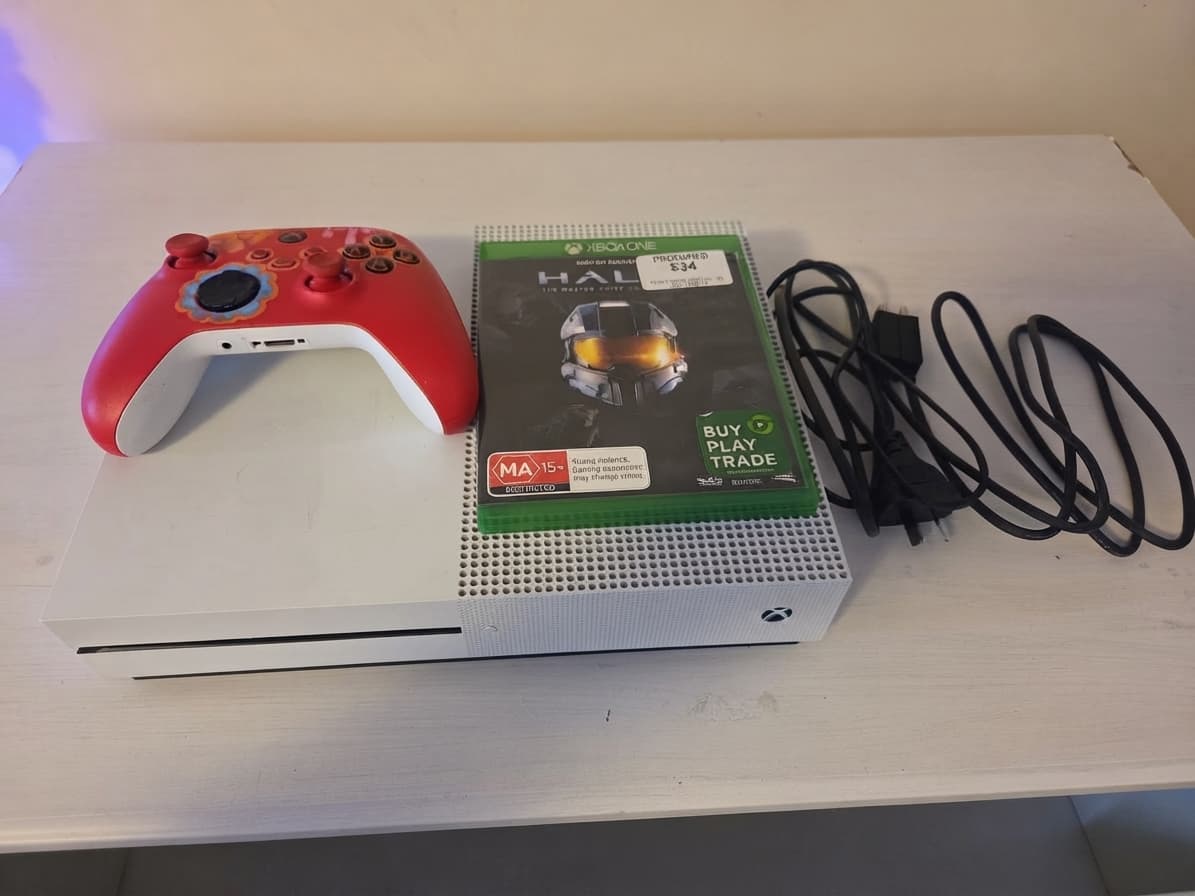 Xbox Xbox One S 500GB Console - Halo Collection & Custom Controller — photo 1 of 5