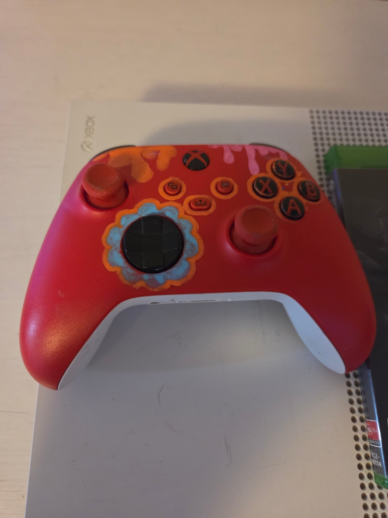 Xbox Xbox One S 500GB Console - Halo Collection & Custom Controller — photo 4 of 5