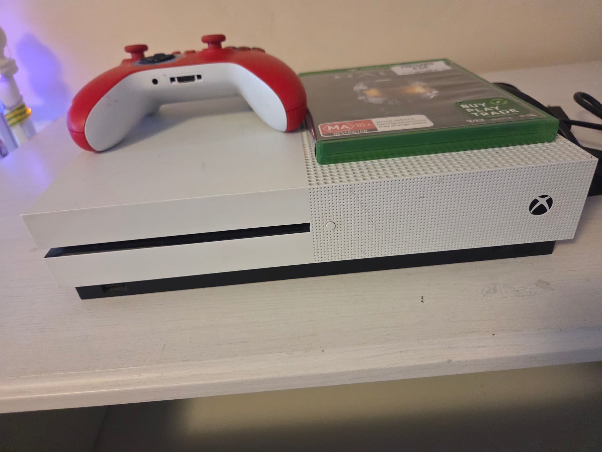 Xbox Xbox One S 500GB Console - Halo Collection & Custom Controller — photo 2 of 5