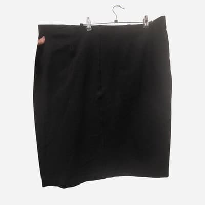 Belle Curve Black Stretch Skirt - Size 18+ Like New — photo 3 of 5