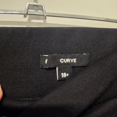 Curve Pencil Skirt - Black Size 18 — photo 3 of 5