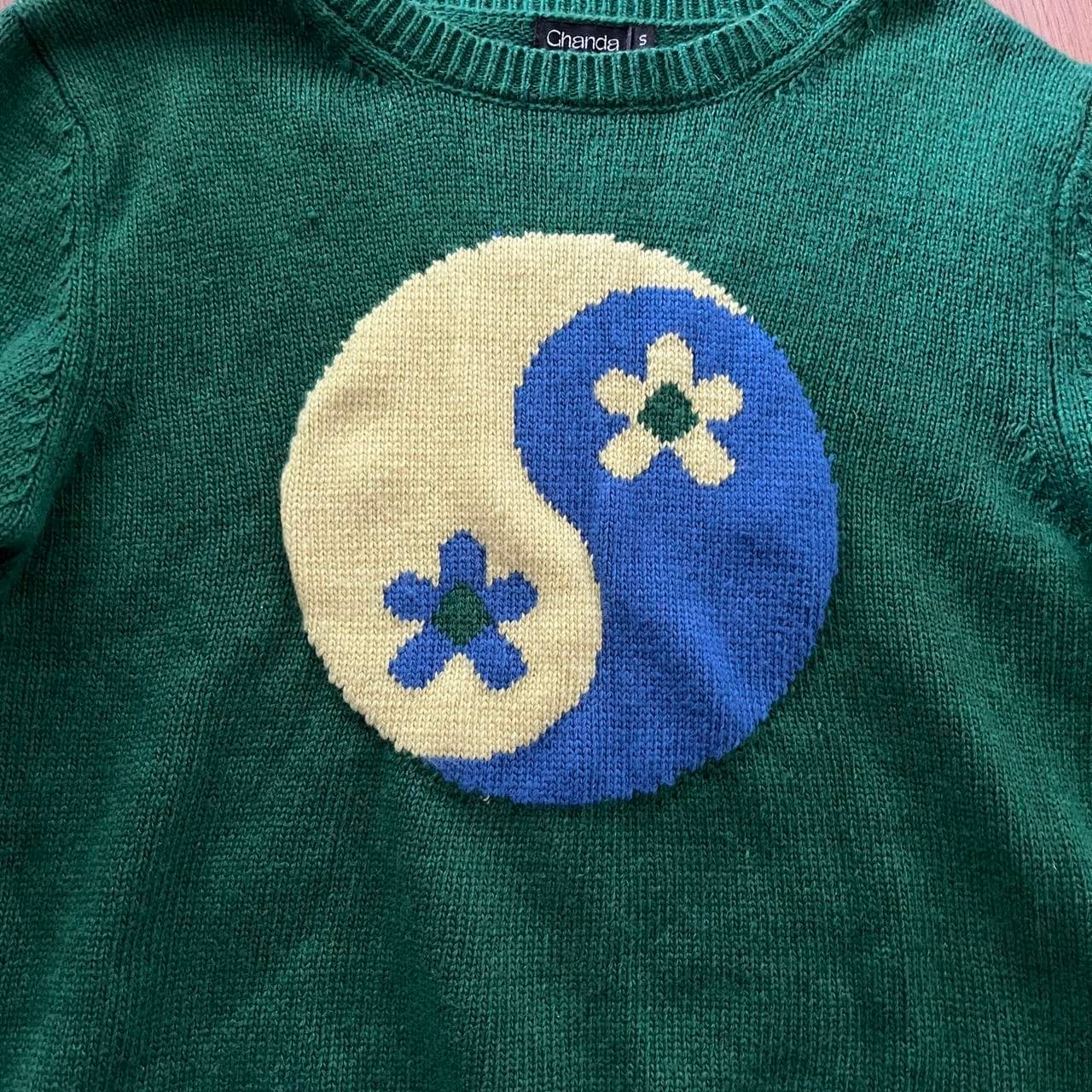 Chanda Green Yin Yang Flower Knit Sweater — photo 3 of 5