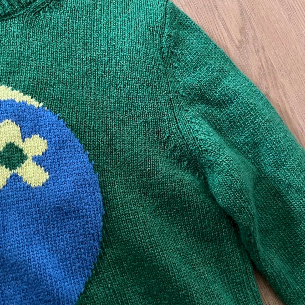 Chanda Green Yin Yang Flower Knit Sweater — photo 4 of 5