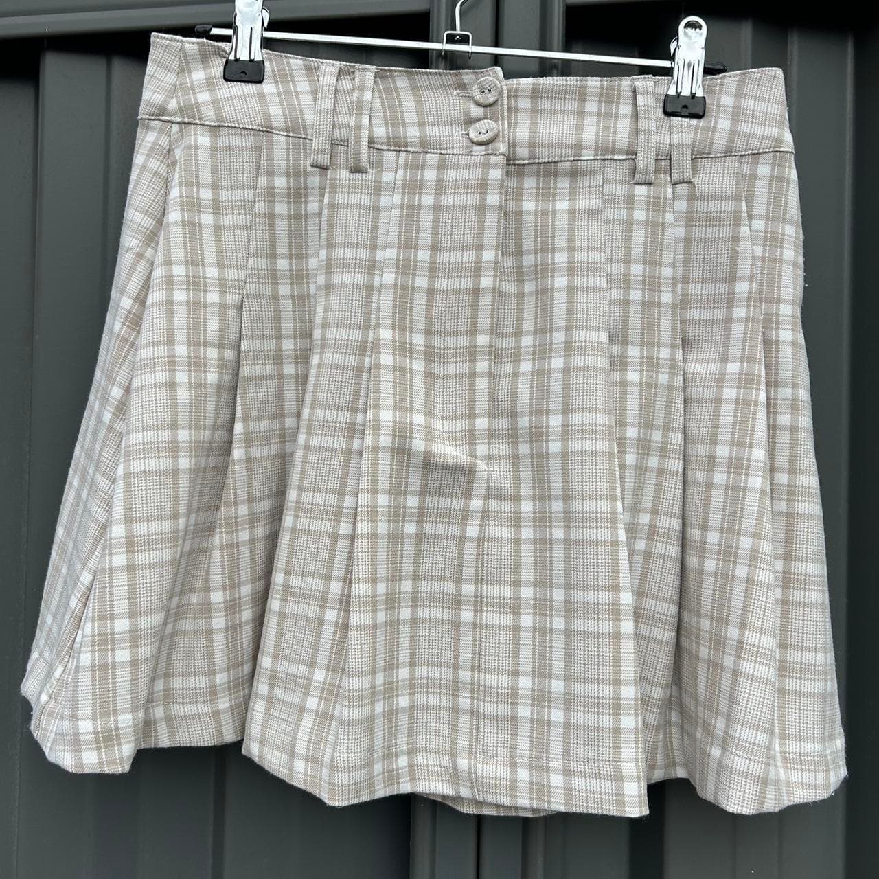 Glassons Plaid Pleated Mini Skirt Beige and White Size 10 — photo 1 of 5