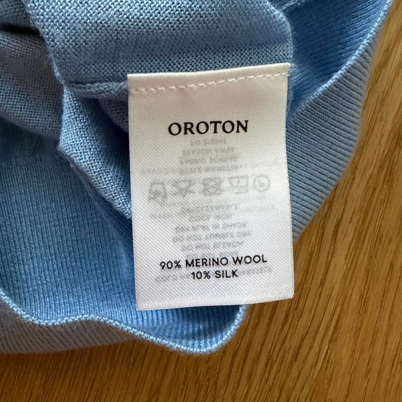 Oroton Merino Wool & Silk Knit Polo Shirt Light Blue Size M — photo 3 of 5