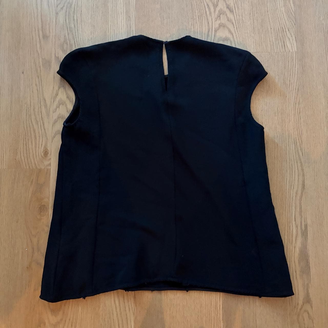 Scanlan Theodore Cap Sleeve Blouse Black Size 8 — photo 2 of 4