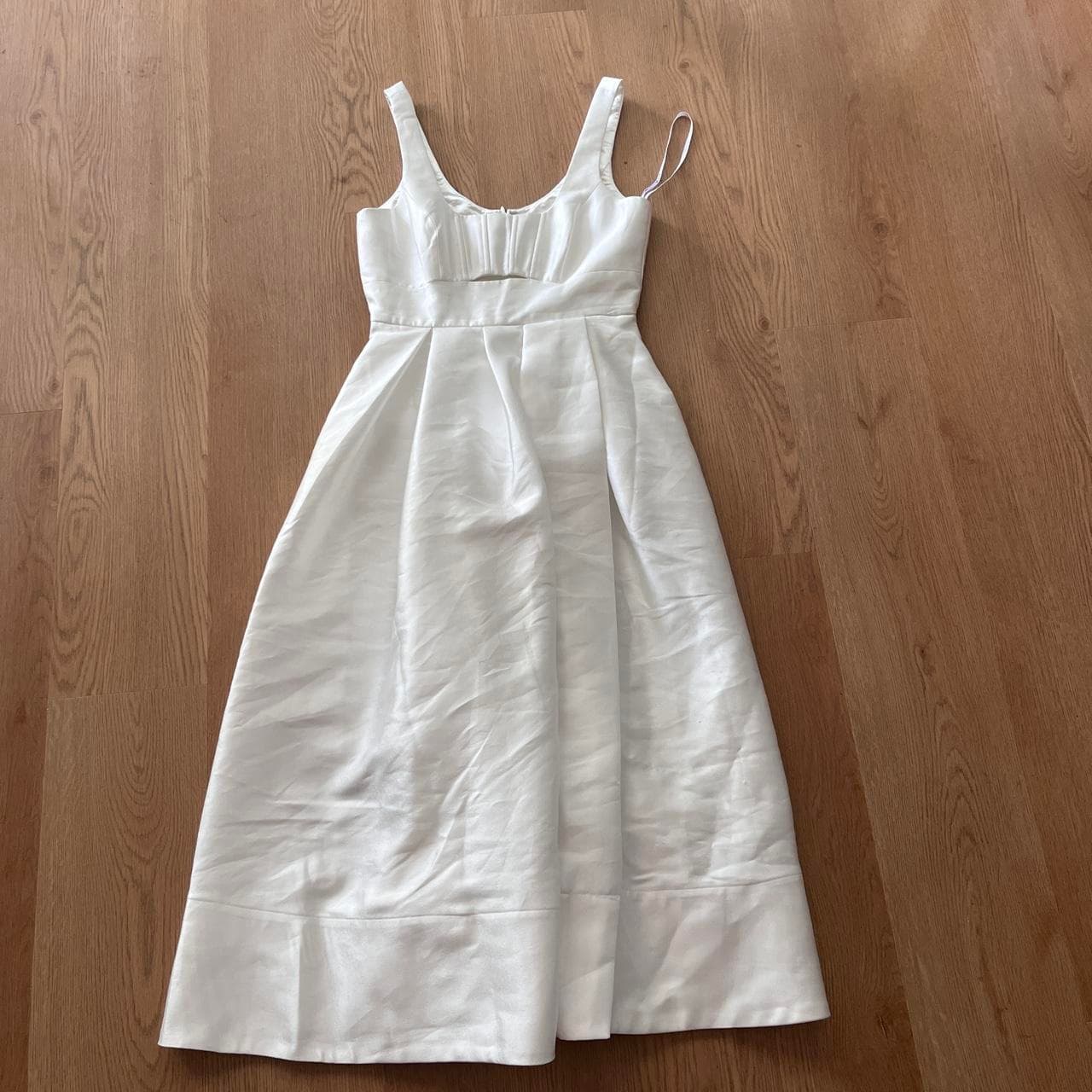 SHEIKE Elizabeth Sleeveless Midi Dress White — photo 1 of 5