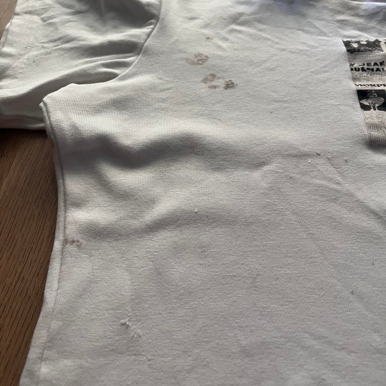 With Jéan Journal Graphic Baby Tee White — photo 2 of 3