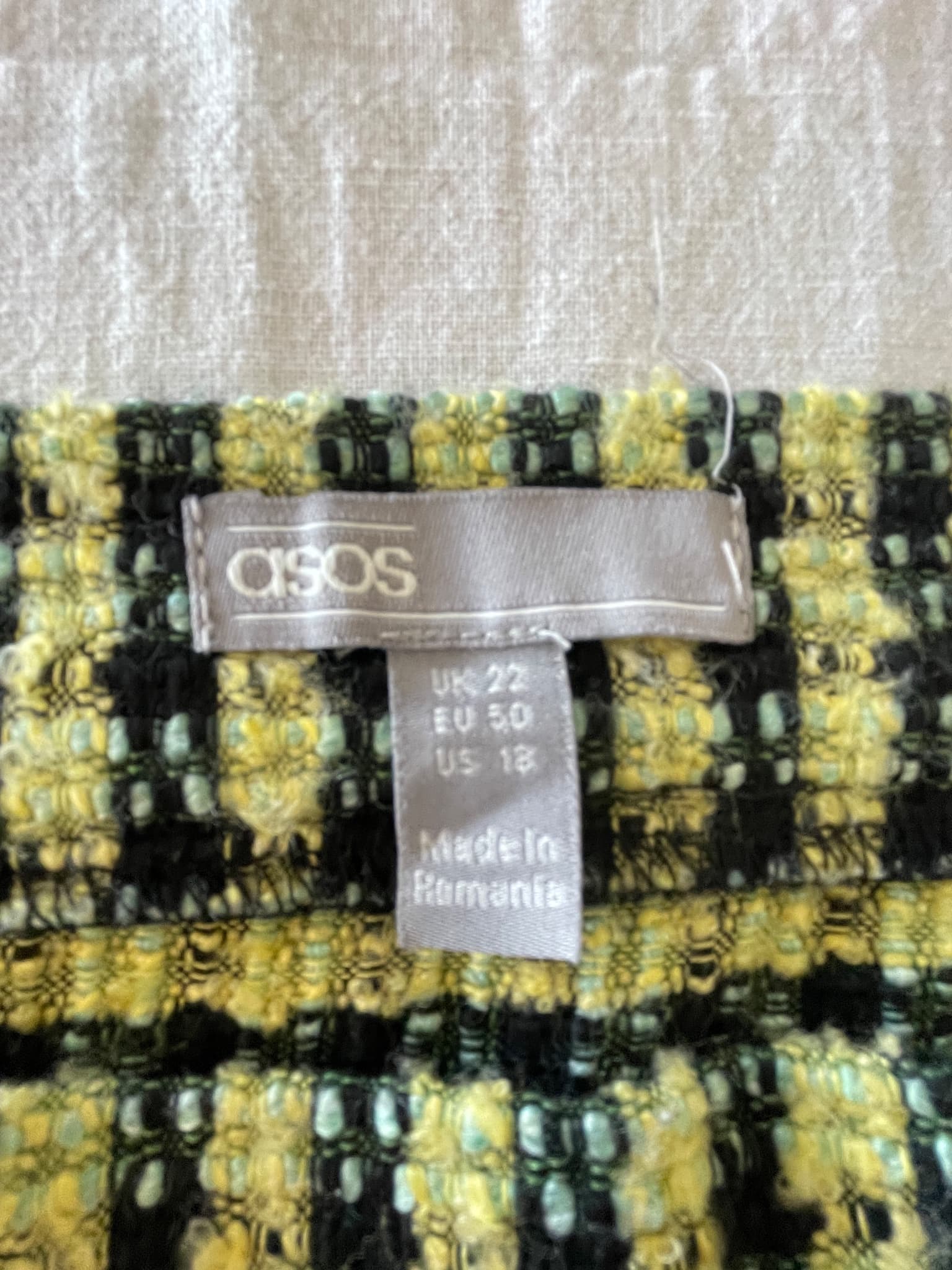 ASOS Black & Neon Yellow Tweed Mini Skirt Size 22 — photo 2 of 6