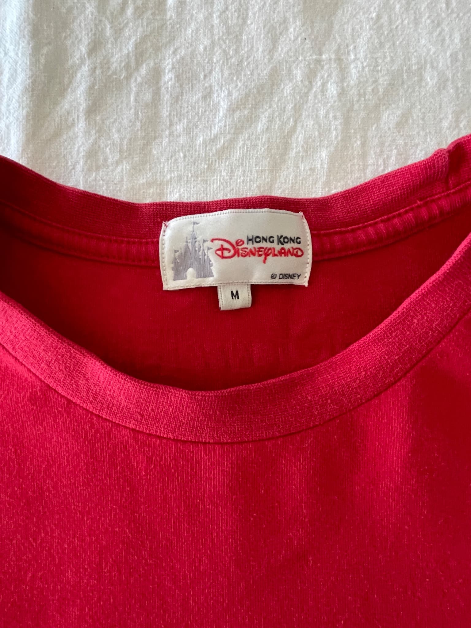 Disney Mickey Mouse Red Graphic T-Shirt Hong Kong Disneyland Size M — photo 2 of 7