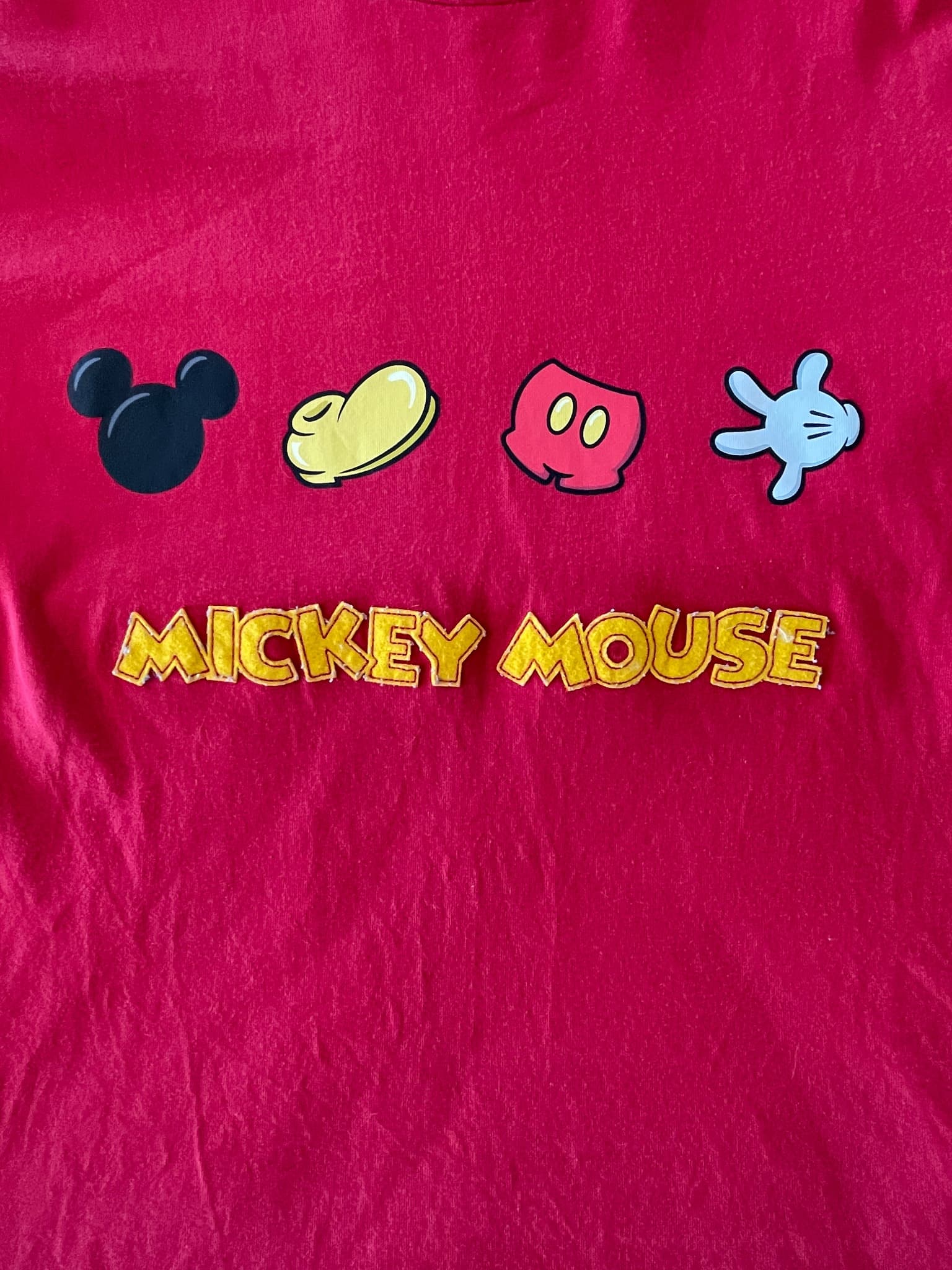 Disney Mickey Mouse Red Graphic T-Shirt Hong Kong Disneyland Size M — photo 3 of 7
