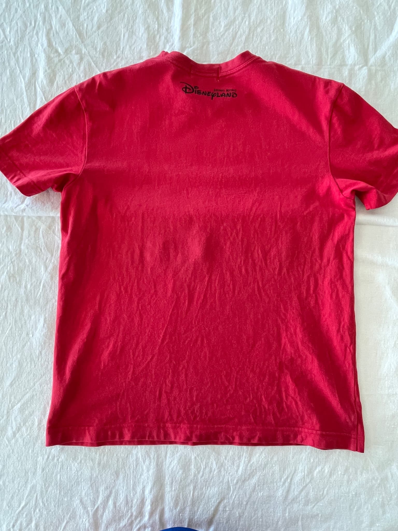 Disney Mickey Mouse Red Graphic T-Shirt Hong Kong Disneyland Size M — photo 5 of 7
