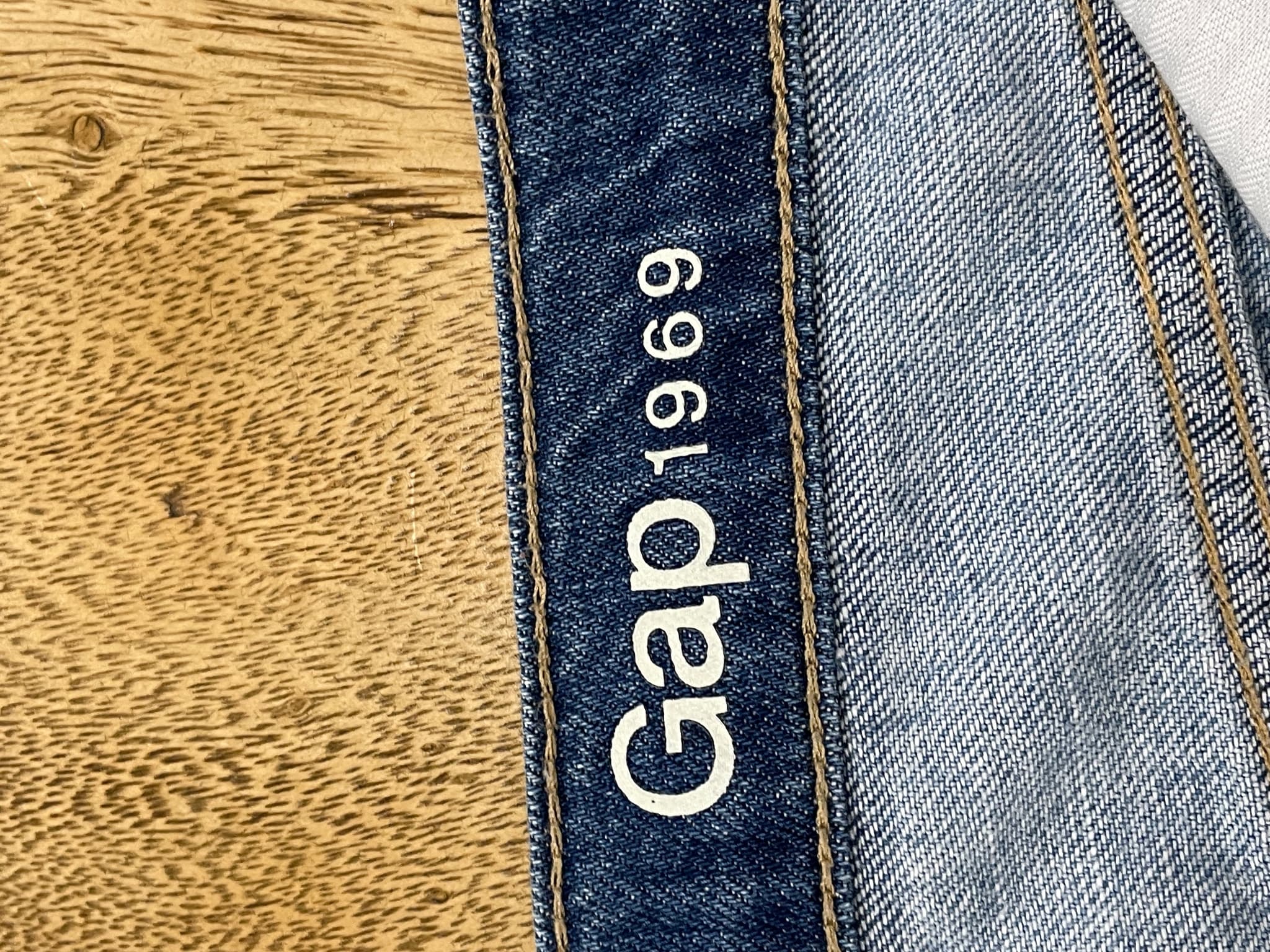 Gap 1969 Original Best Girlfriend Denim Shorts Light Indigo Size 29 — photo 4 of 8