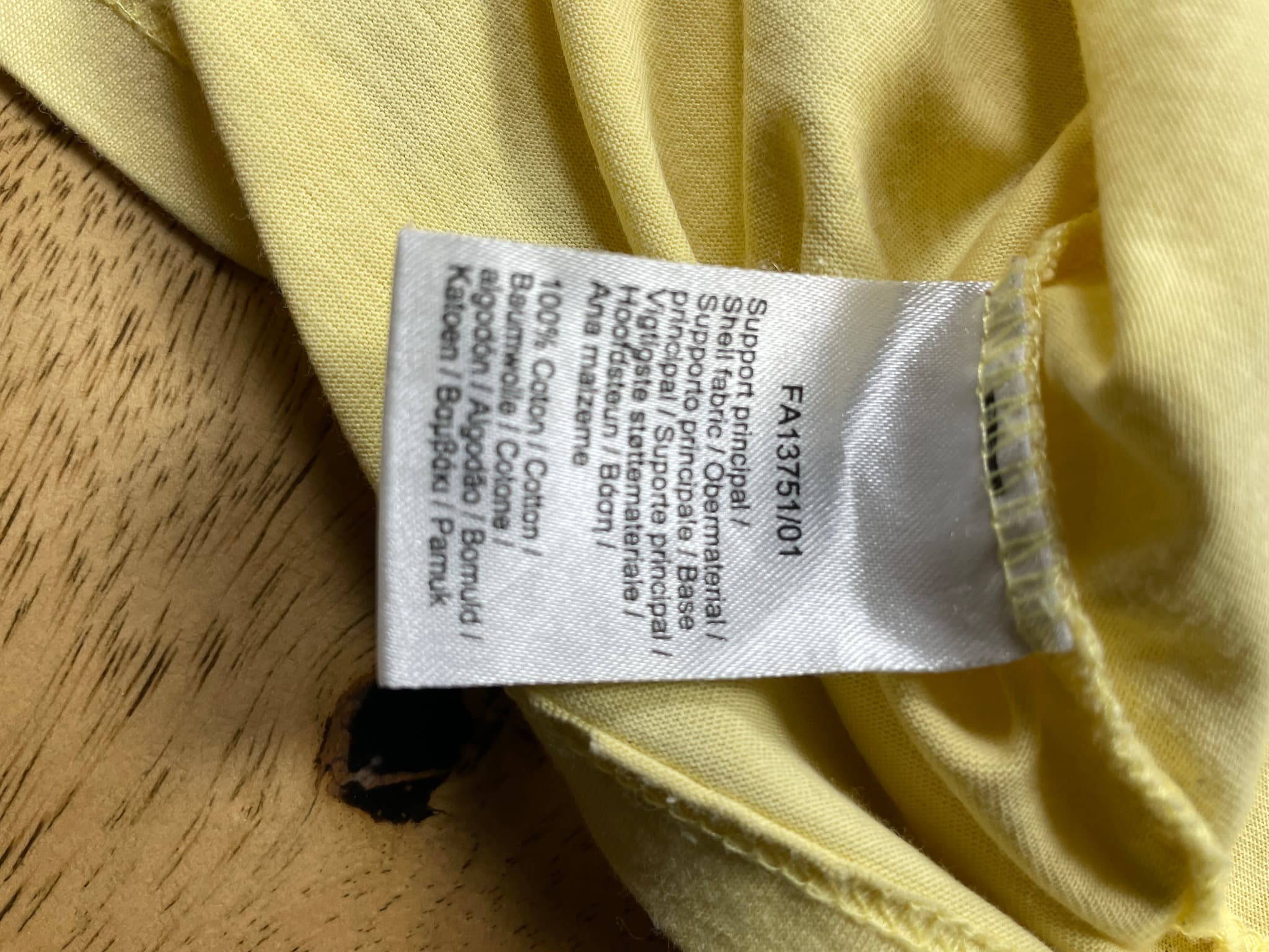 Lacoste Pima Cotton V-Neck T-Shirt Logo Yellow Men's L — photo 4 of 7