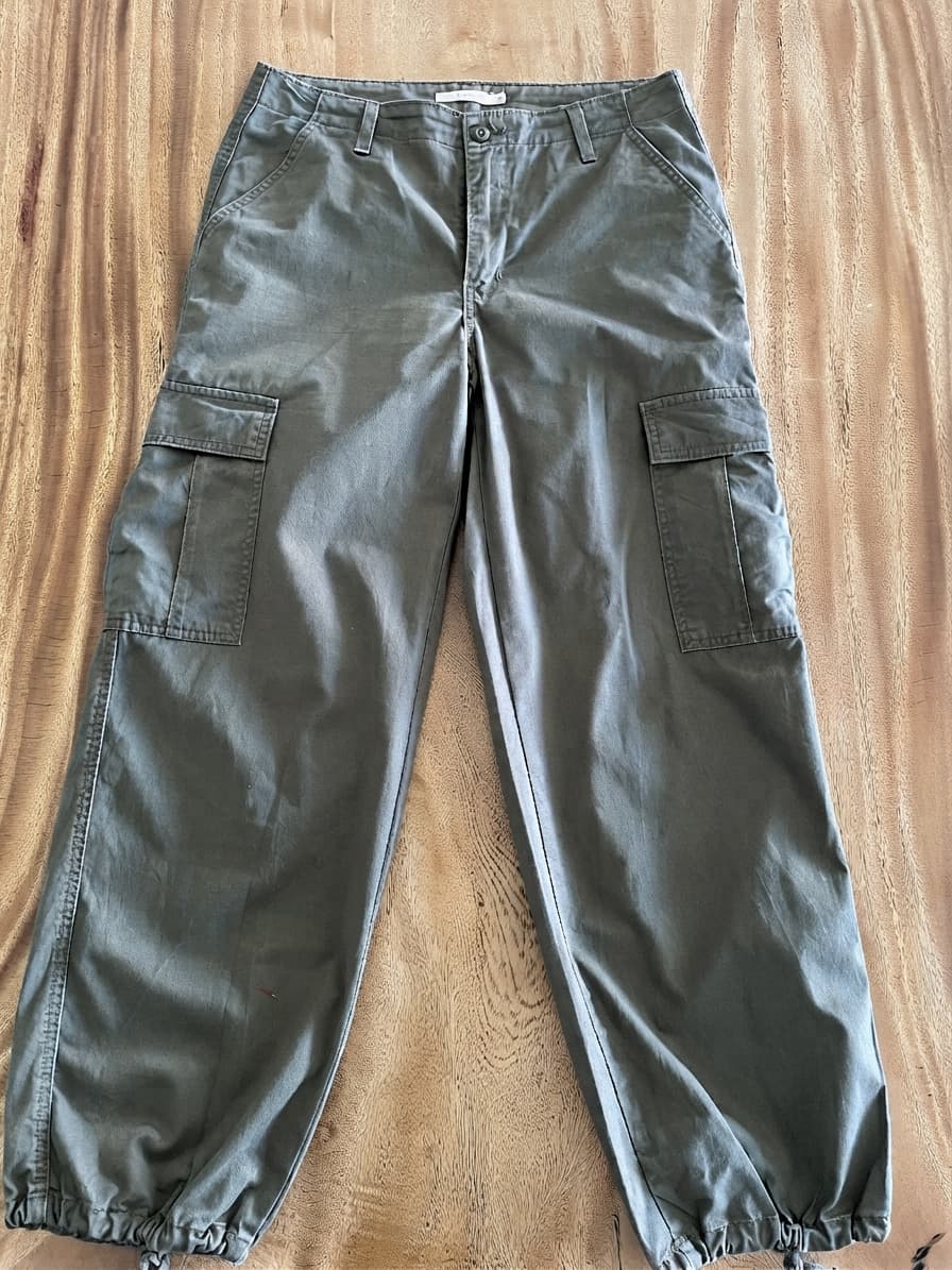 Levi's '94 Baggy Cargo Pants Olive Green Women's W30 — photo 1 of 10