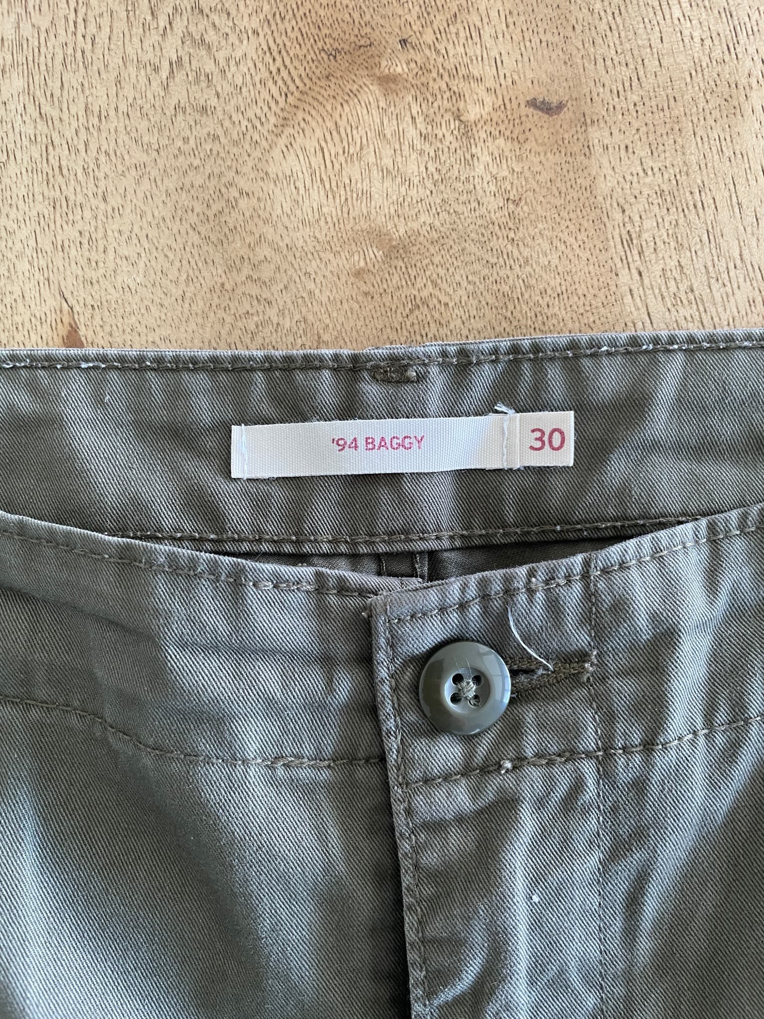 Levi's '94 Baggy Cargo Pants Olive Green Women's W30 — photo 2 of 10