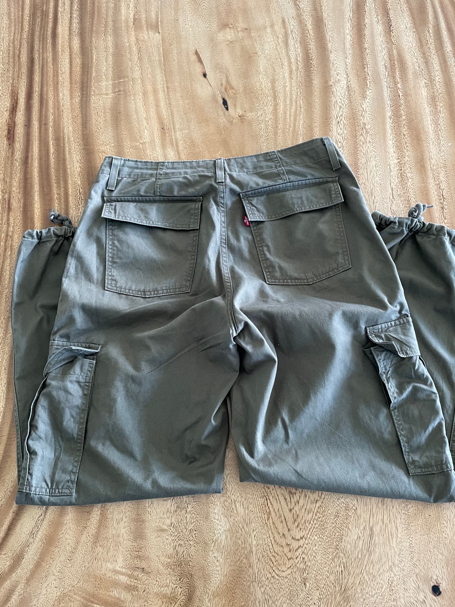 Levi's '94 Baggy Cargo Pants Olive Green Women's W30 — photo 8 of 10