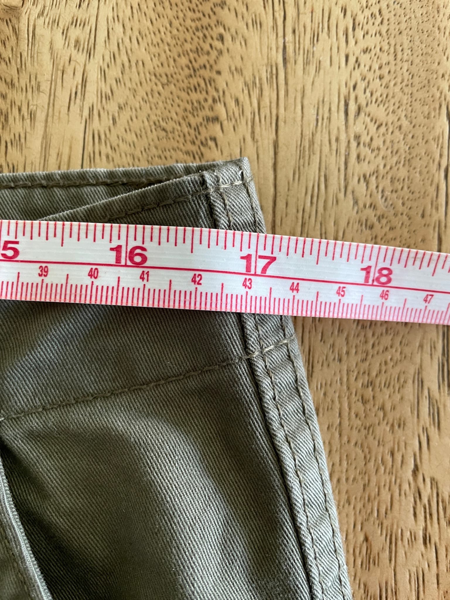 Levi's '94 Baggy Cargo Pants Olive Green Women's W30 — photo 9 of 10