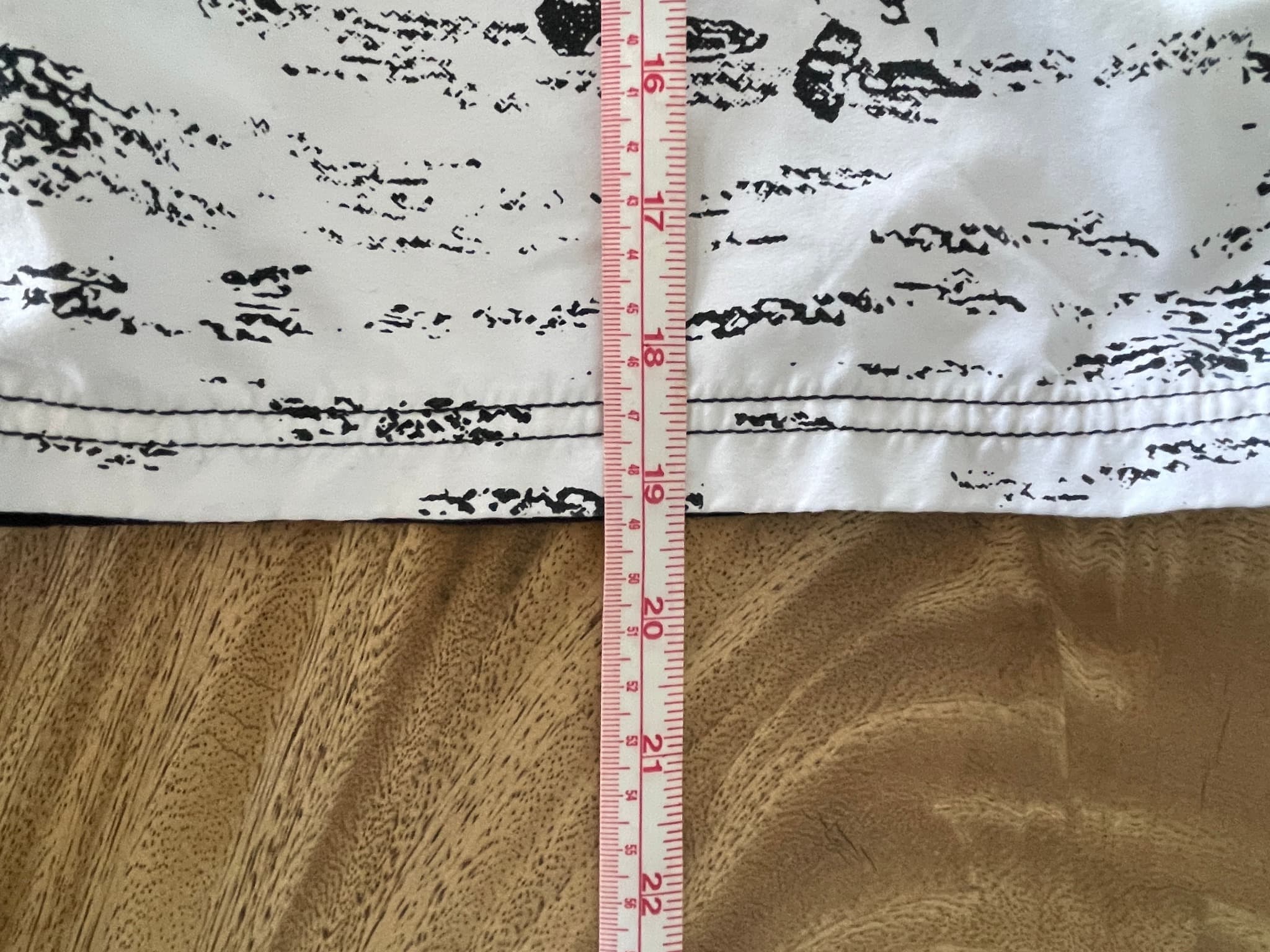Maui and Sons Sharkman Hukilau Boardshorts Graphic Print Black White Blue Men's M — photo 9 of 9