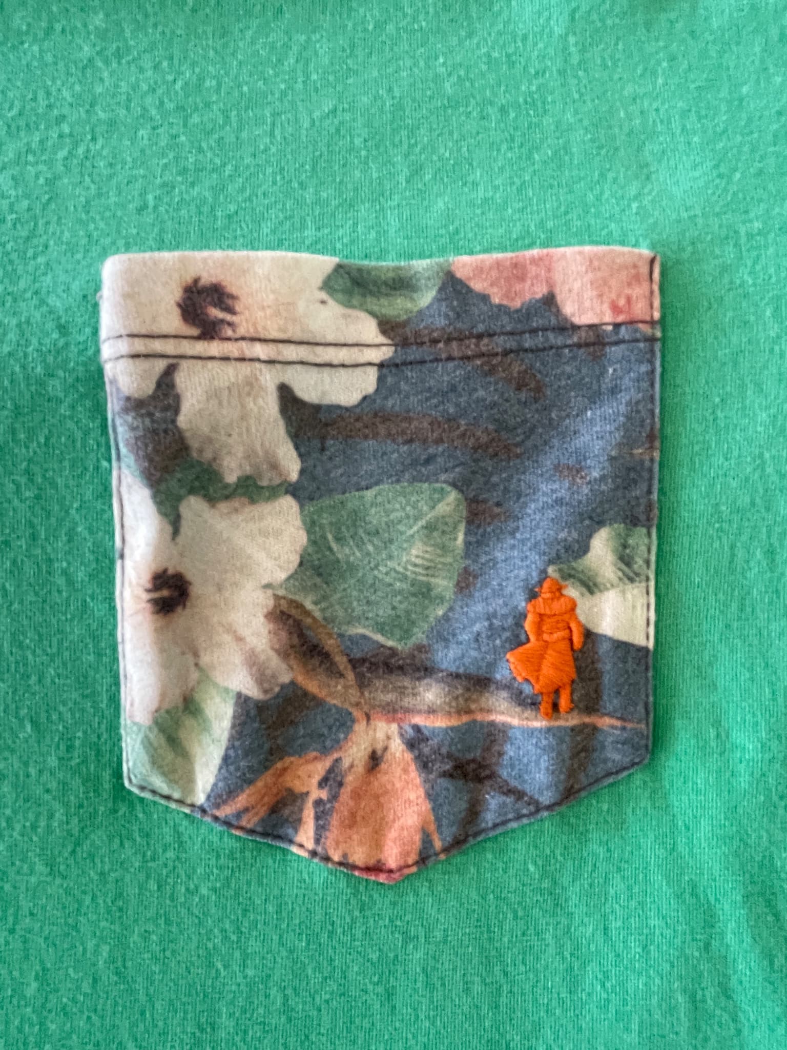 MCS Marlboro Classics Men's Green T-Shirt With Floral Pocket Size Large — photo 3 of 6