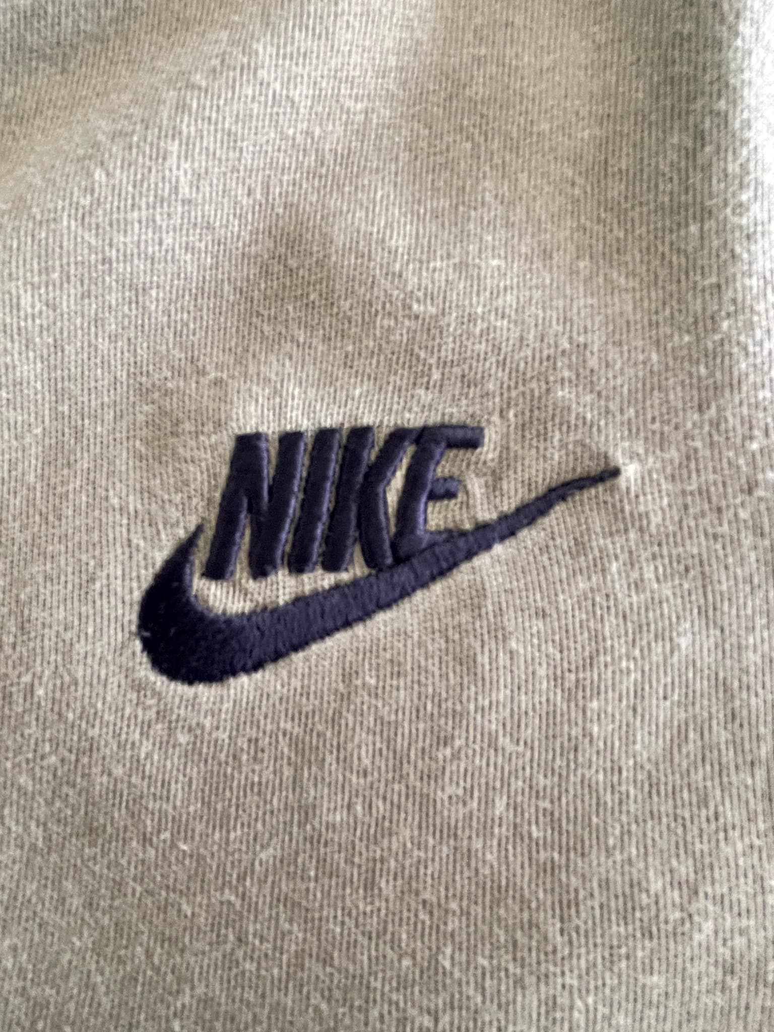 Nike Sportswear Club T-Shirt Embroidered Logo Olive Green Men's S — photo 2 of 8