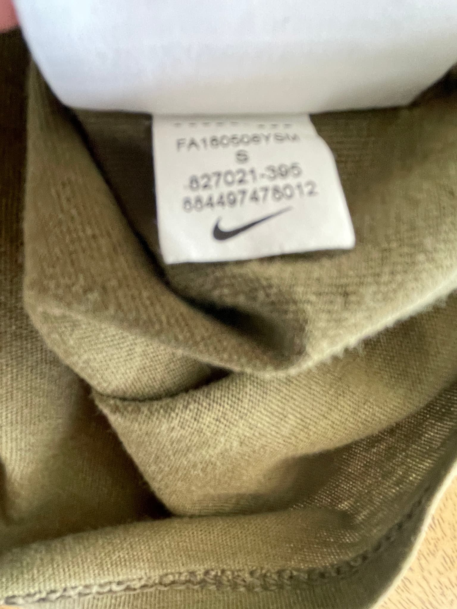 Nike Sportswear Club T-Shirt Embroidered Logo Olive Green Men's S — photo 4 of 8