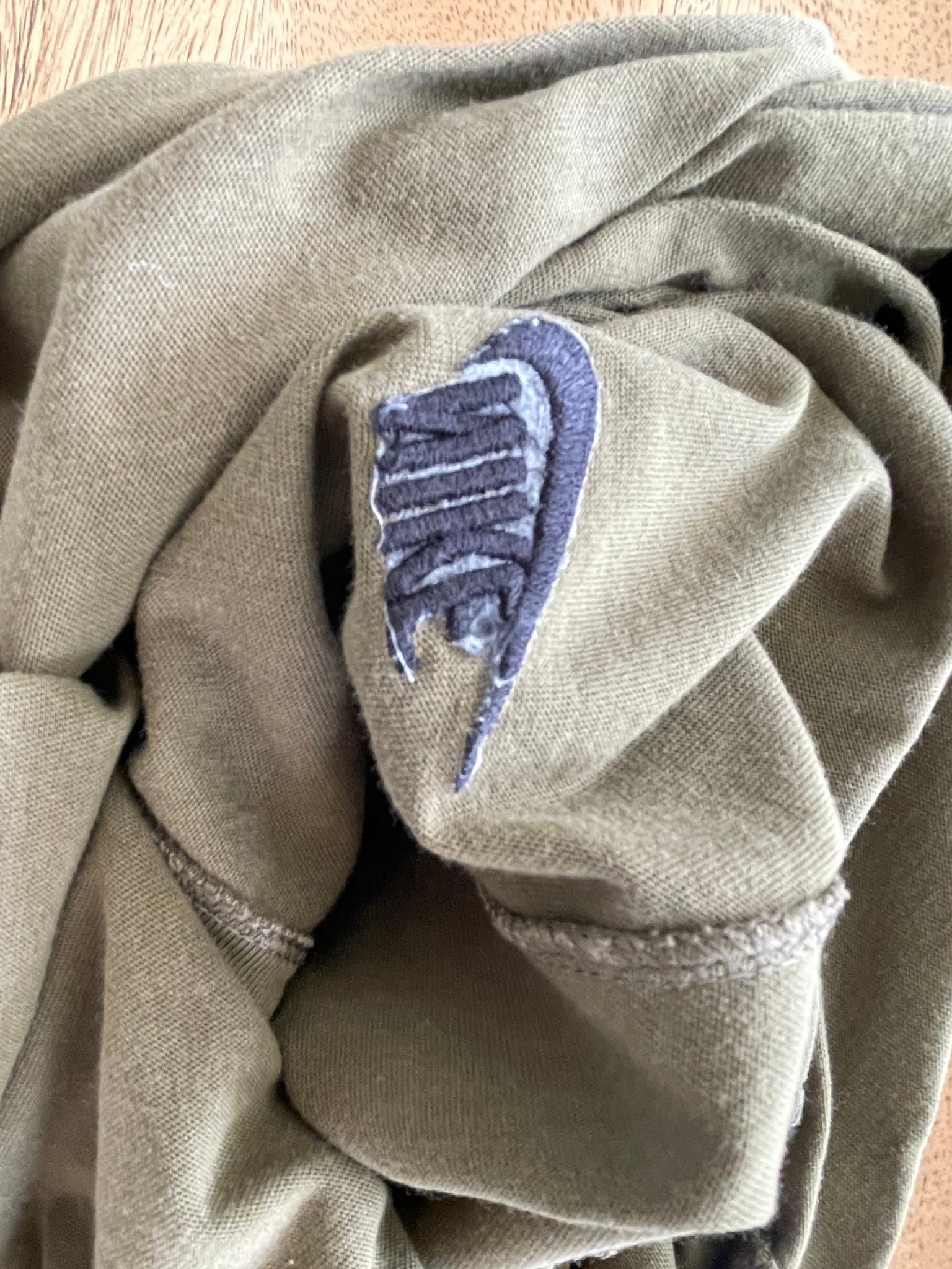 Nike Sportswear Club T-Shirt Embroidered Logo Olive Green Men's S — photo 5 of 8