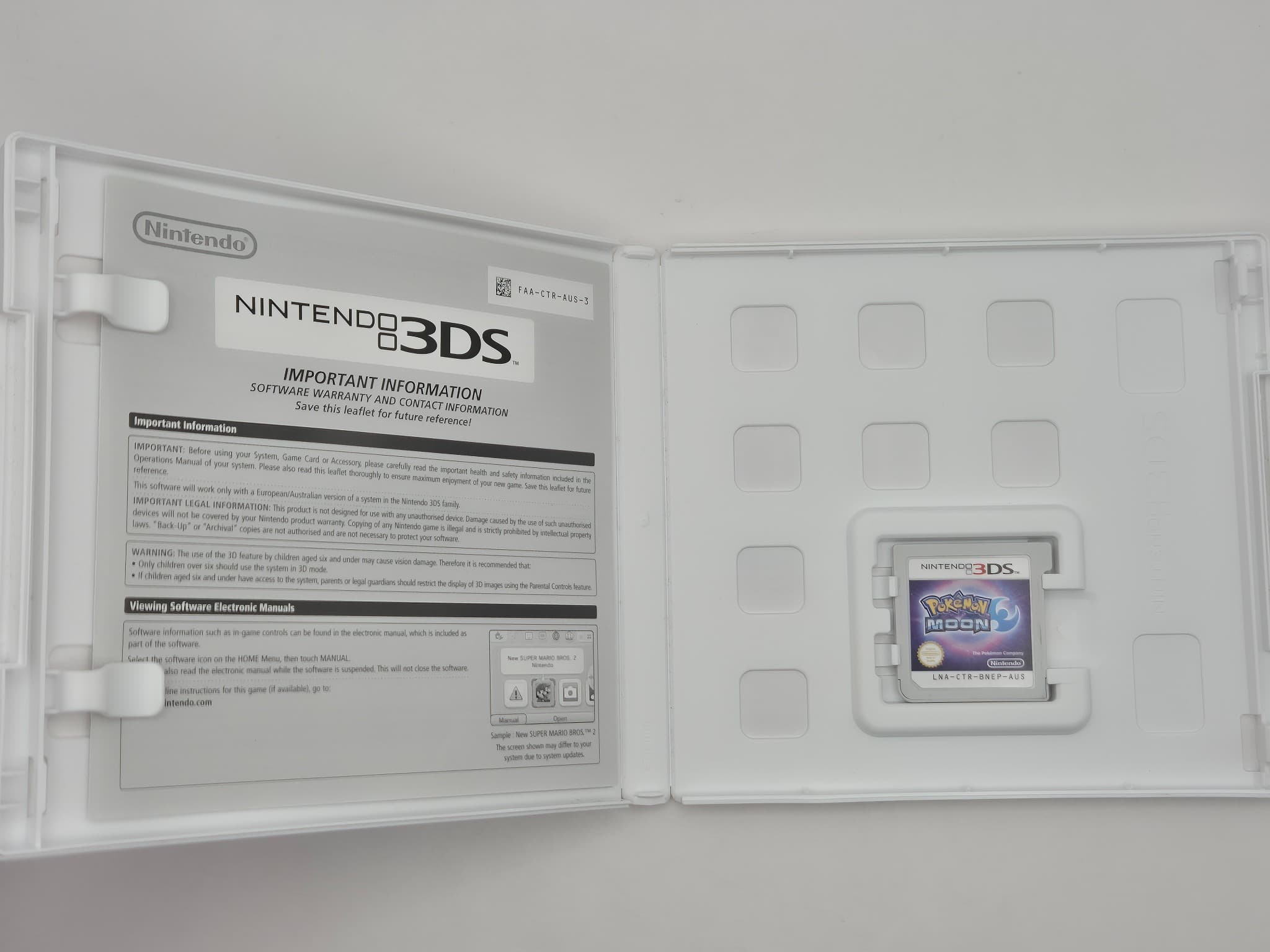 Pokémon Moon Nintendo 3DS Authentic Australian Version — photo 3 of 6