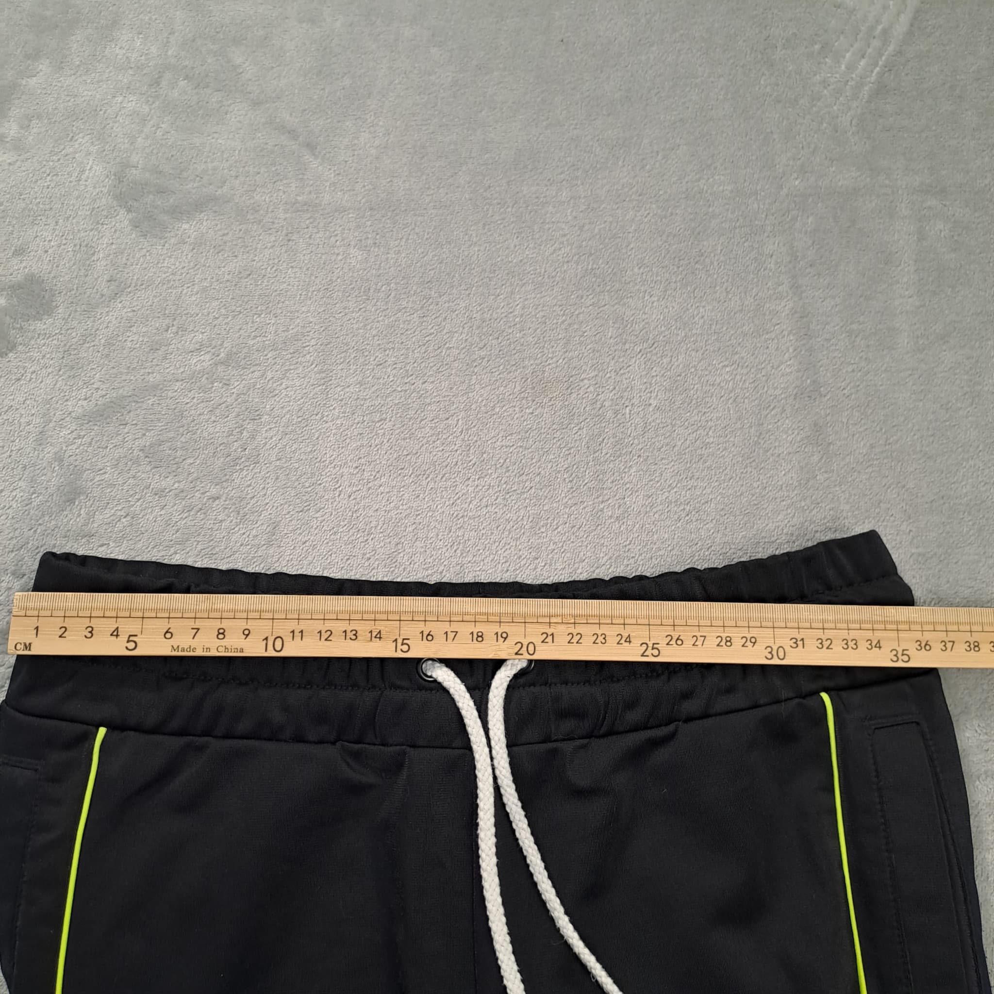 Adidas Originals Women's Track Pants Size 8 Black Neon Yellow Piping — photo 5 of 7