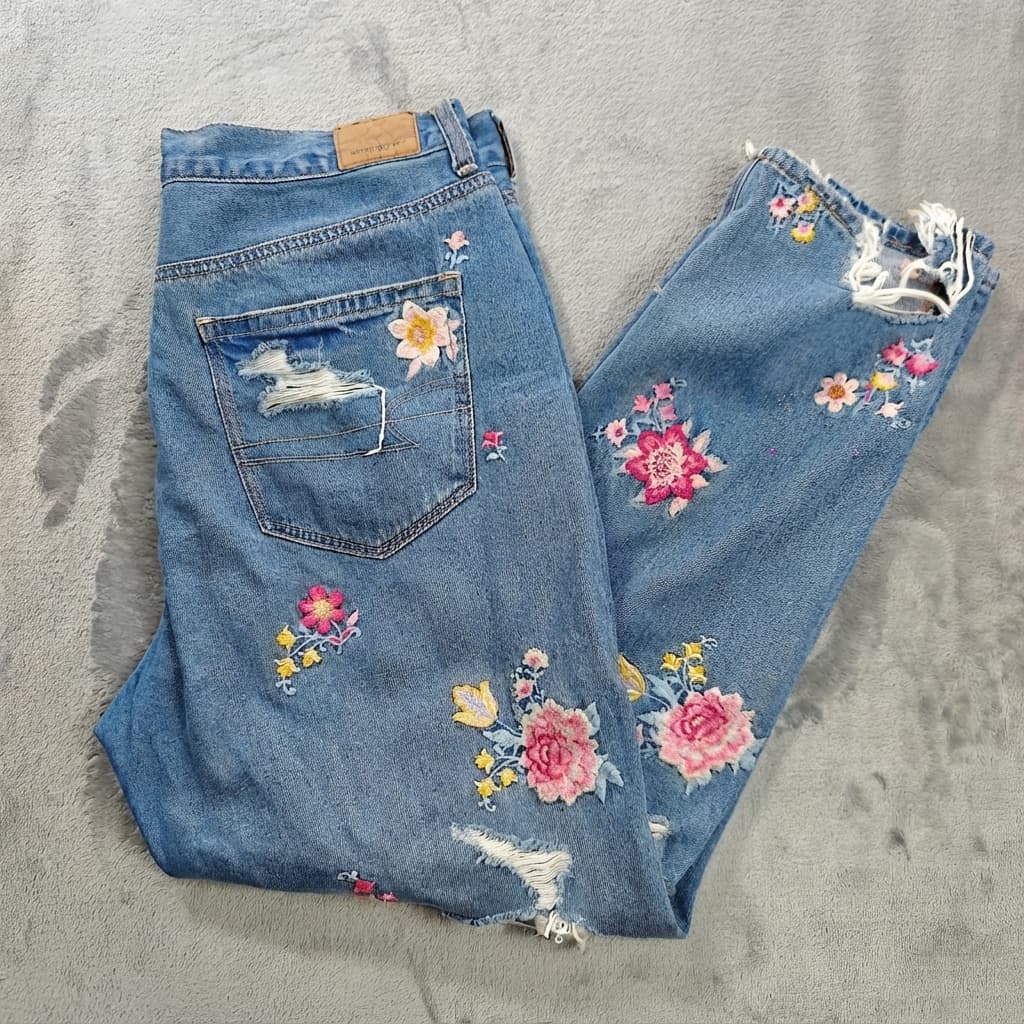 American Eagle Outfitters Outfitters Outfitters Floral Embroidered Distressed Mom Jeans Size 12 — photo 1 of 7