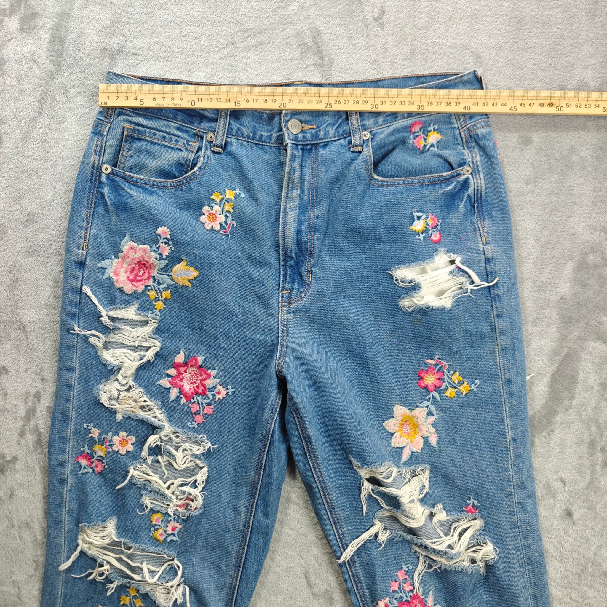 American Eagle Outfitters Outfitters Outfitters Floral Embroidered Distressed Mom Jeans Size 12 — photo 2 of 7