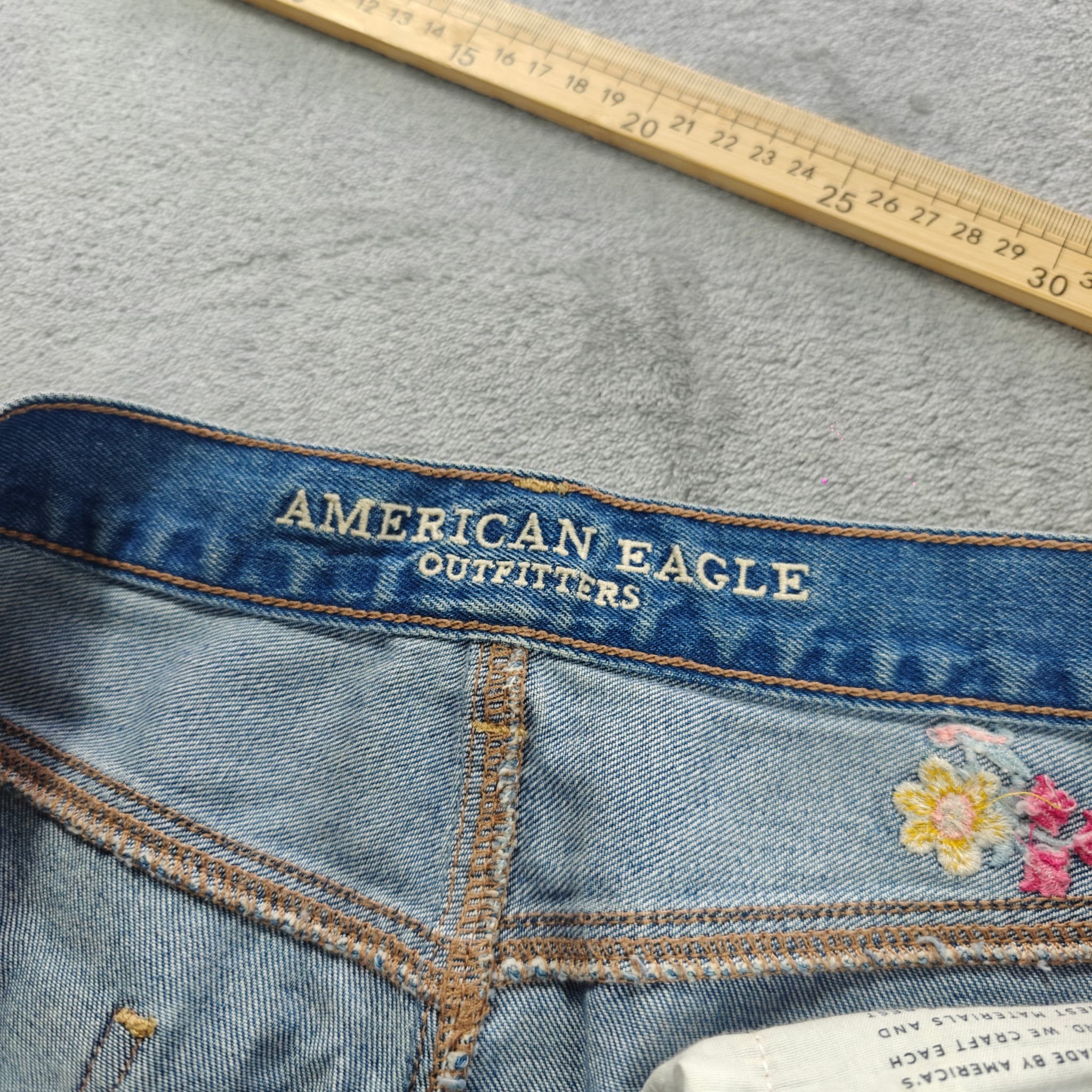 American Eagle Outfitters Outfitters Outfitters Floral Embroidered Distressed Mom Jeans Size 12 — photo 3 of 7