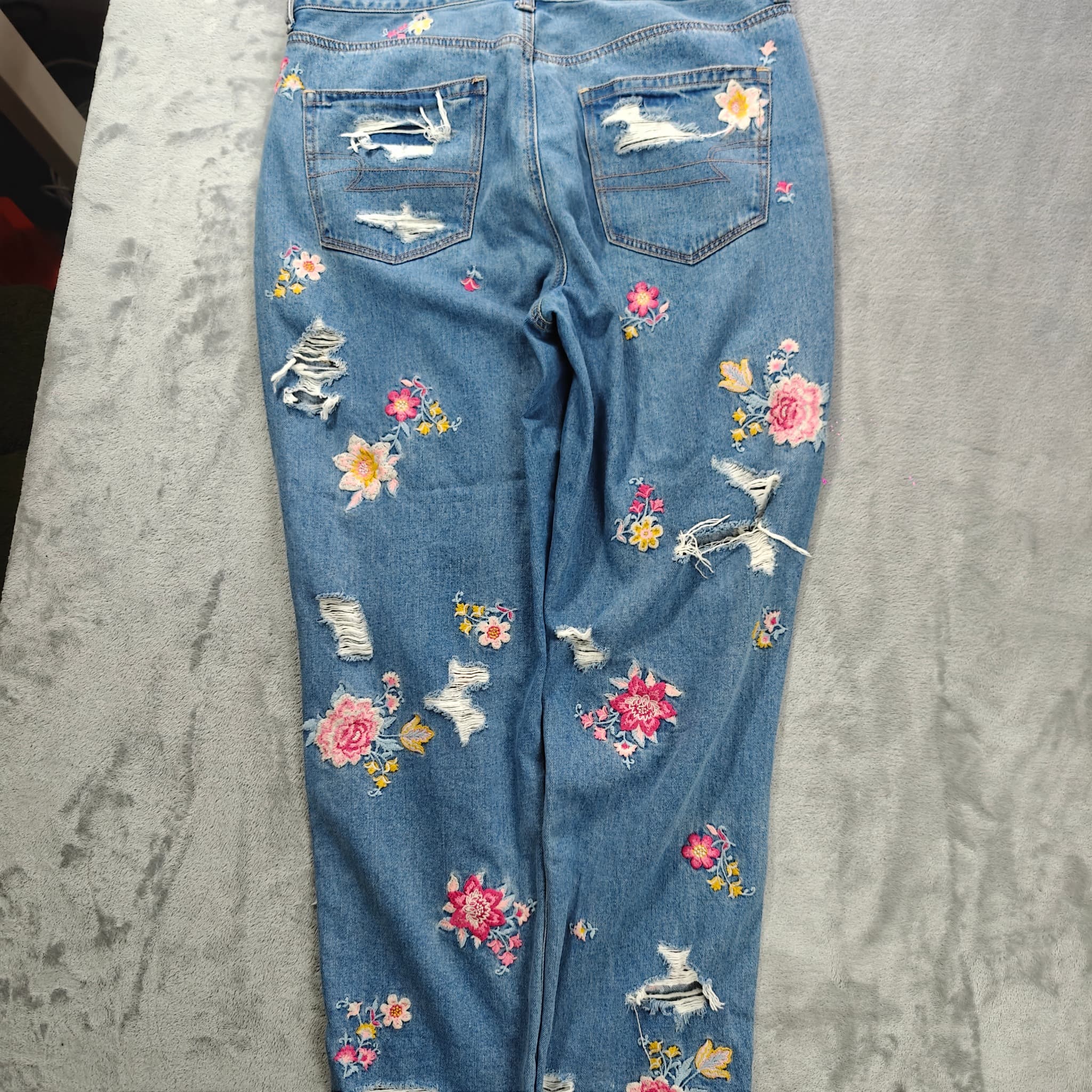 American Eagle Outfitters Outfitters Outfitters Floral Embroidered Distressed Mom Jeans Size 12 — photo 7 of 7