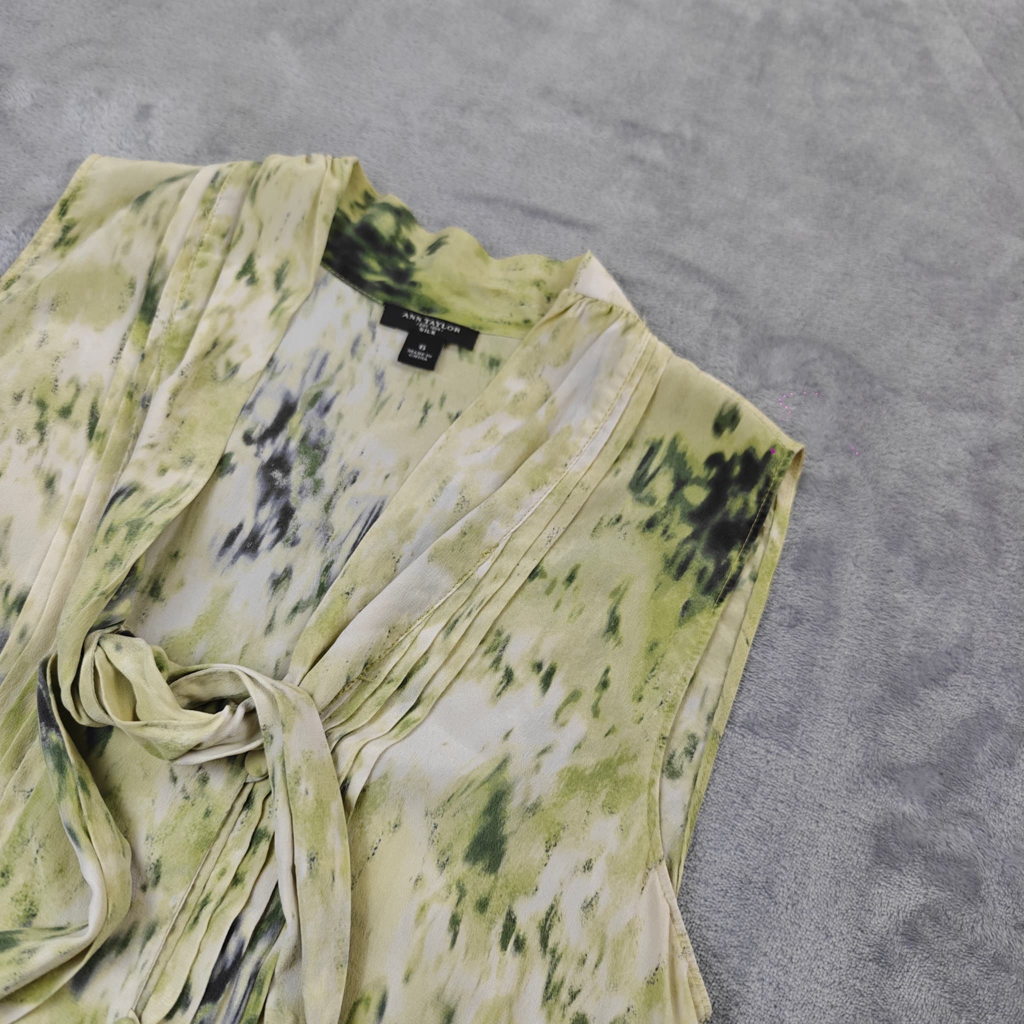 Ann Taylor Sleeveless Silk Tie-Neck Blouse Green Abstract Print — photo 3 of 8