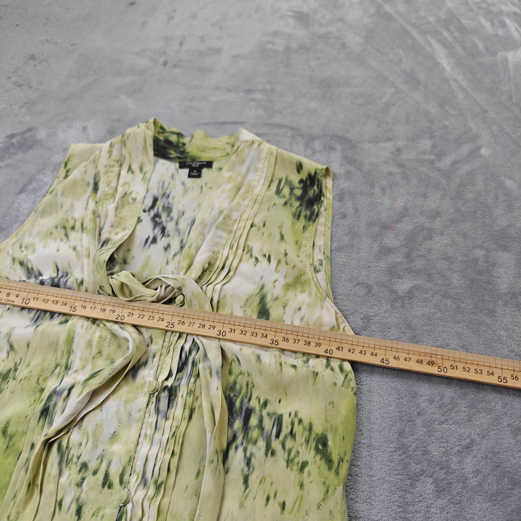 Ann Taylor Sleeveless Silk Tie-Neck Blouse Green Abstract Print — photo 5 of 8