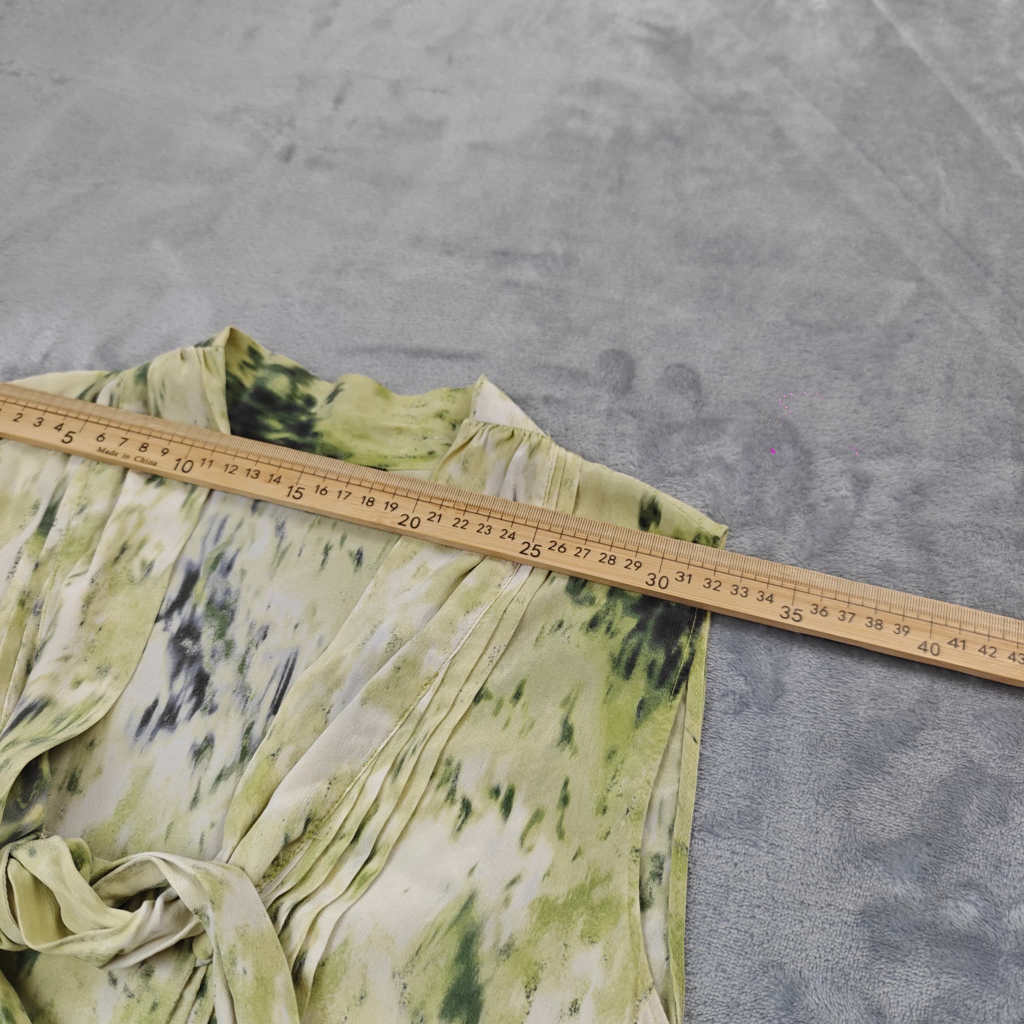 Ann Taylor Sleeveless Silk Tie-Neck Blouse Green Abstract Print — photo 6 of 8