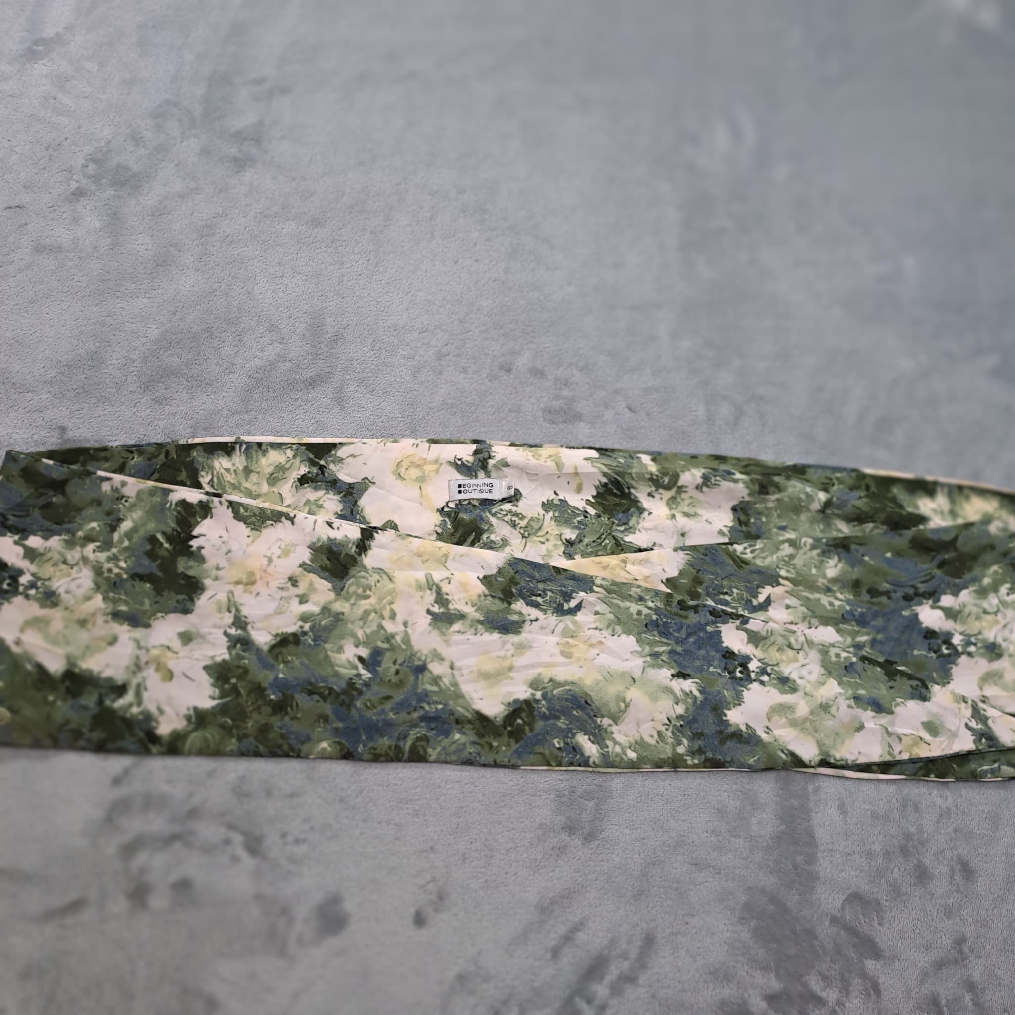 Beginning Boutique Tie Crop Top Woman's Size 8 Green Floral — photo 3 of 5