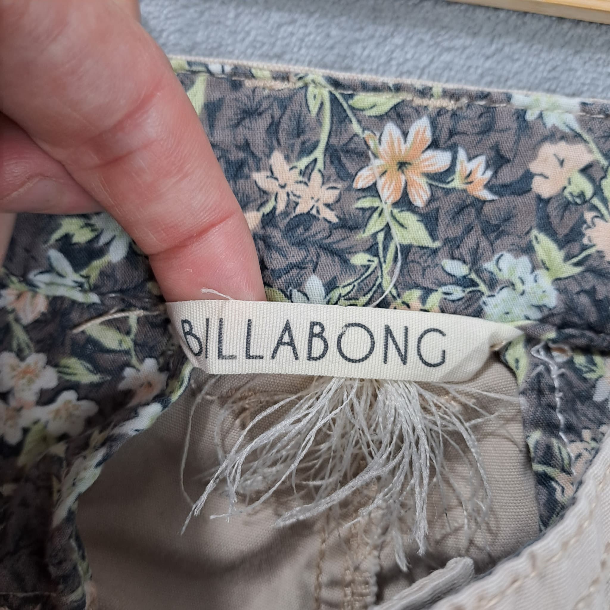 Billabong Women's Cargo Pants Beige 100% Cotton Utility Trousers — photo 6 of 8