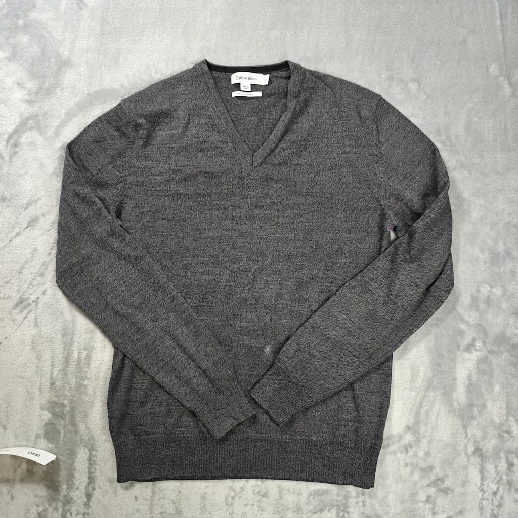 Calvin Klein Men's Extra Fine Merino Wool V-Neck Sweater Grey Size S — photo 1 of 5