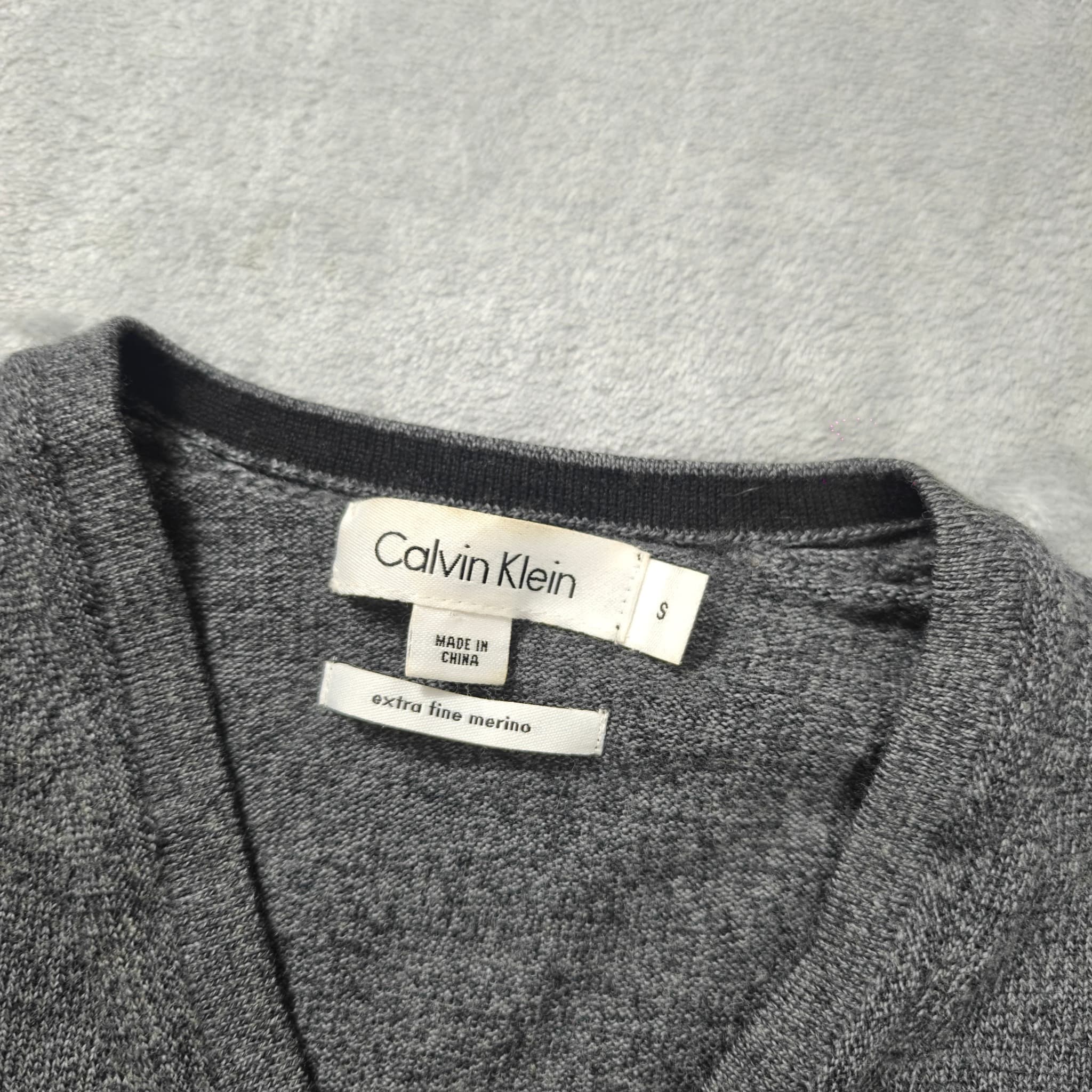 Calvin Klein Men's Extra Fine Merino Wool V-Neck Sweater Grey Size S — photo 2 of 5