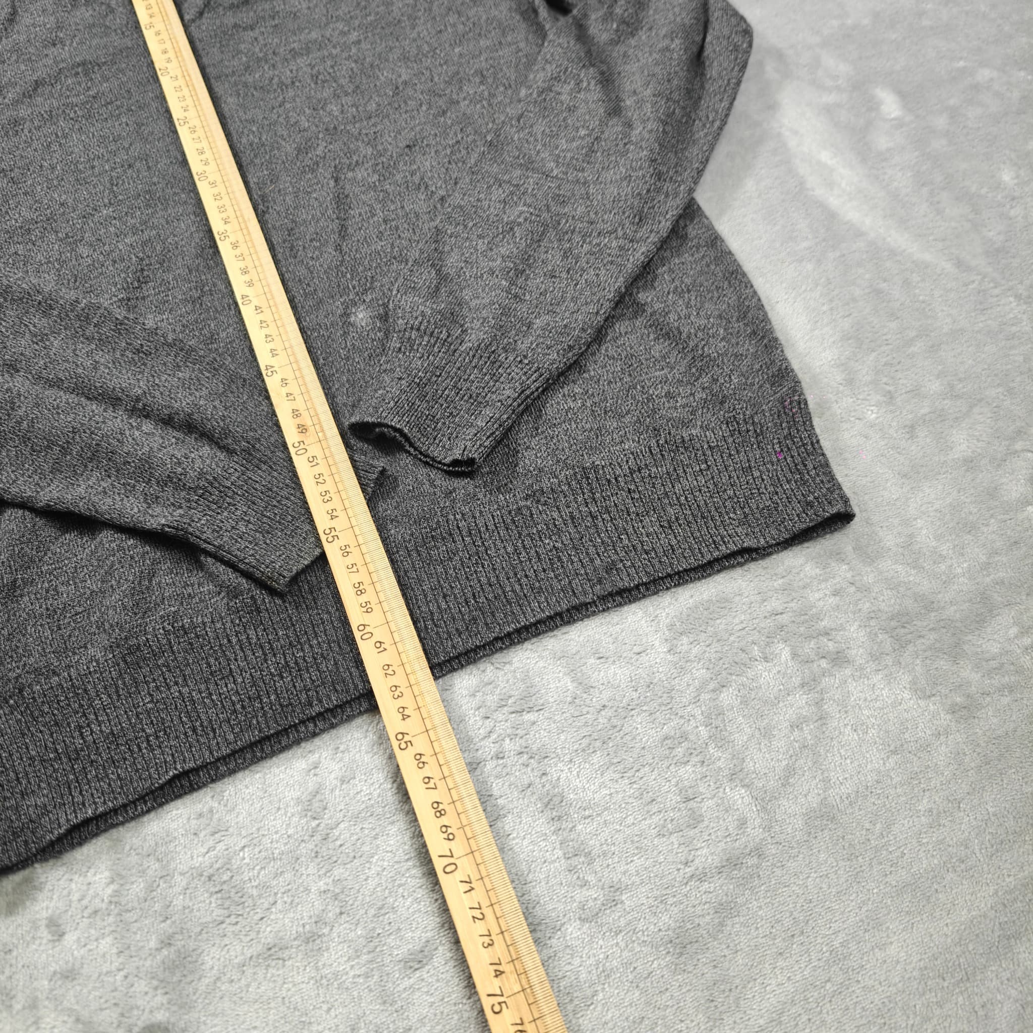 Calvin Klein Men's Extra Fine Merino Wool V-Neck Sweater Grey Size S — photo 4 of 5