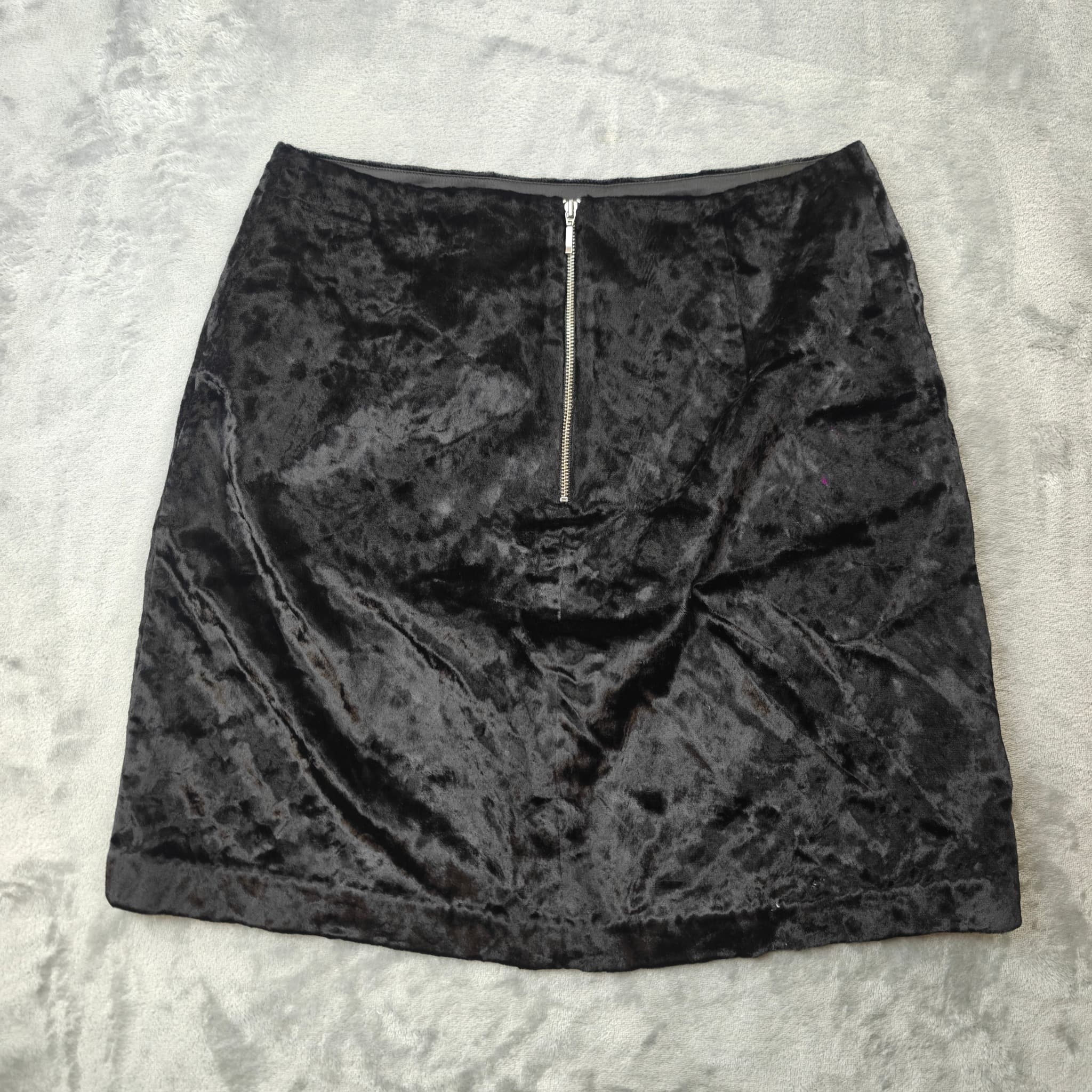 Country Road Black Crushed Velvet Mini Skirt — photo 5 of 6