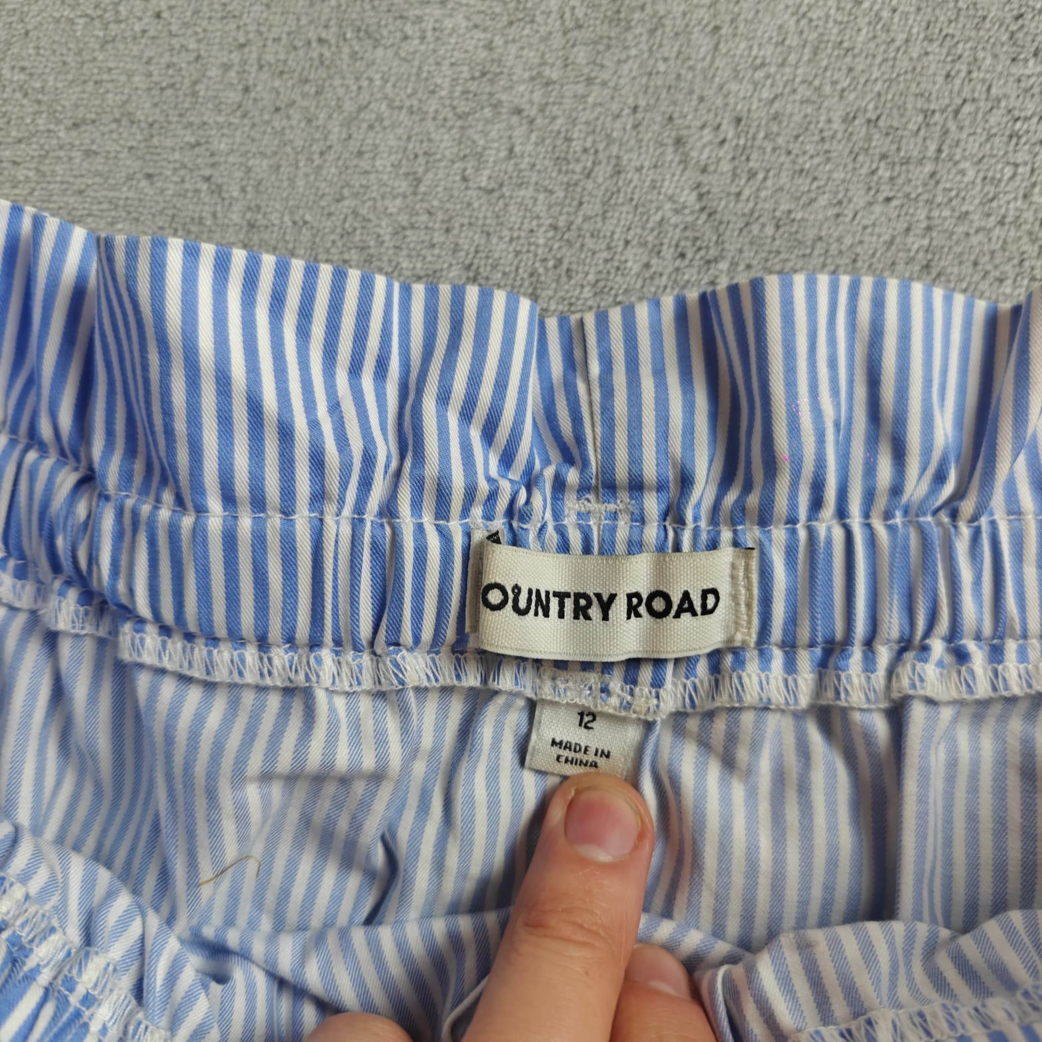 Country Road Women's Blue & White Striped Paperbag Waist Shorts Size 12 — photo 4 of 6