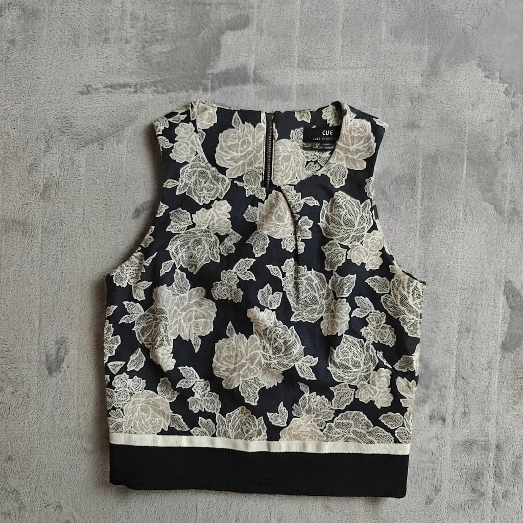 Cue Black and Cream Floral Jacquard Sleeveless Top Size 6 — photo 1 of 7