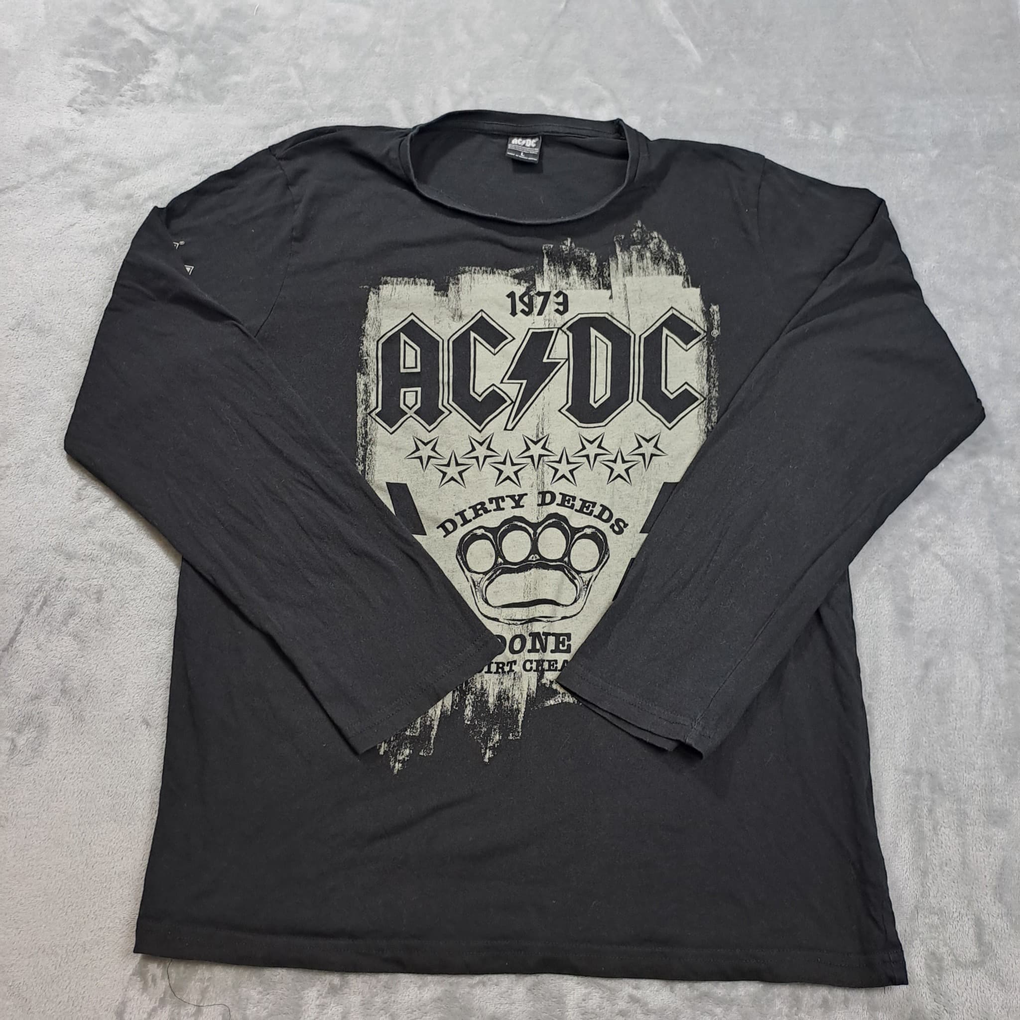 Dirty Deeds Done Dirt Cheap Long Sleeve T-Shirt Black Size L — photo 1 of 6